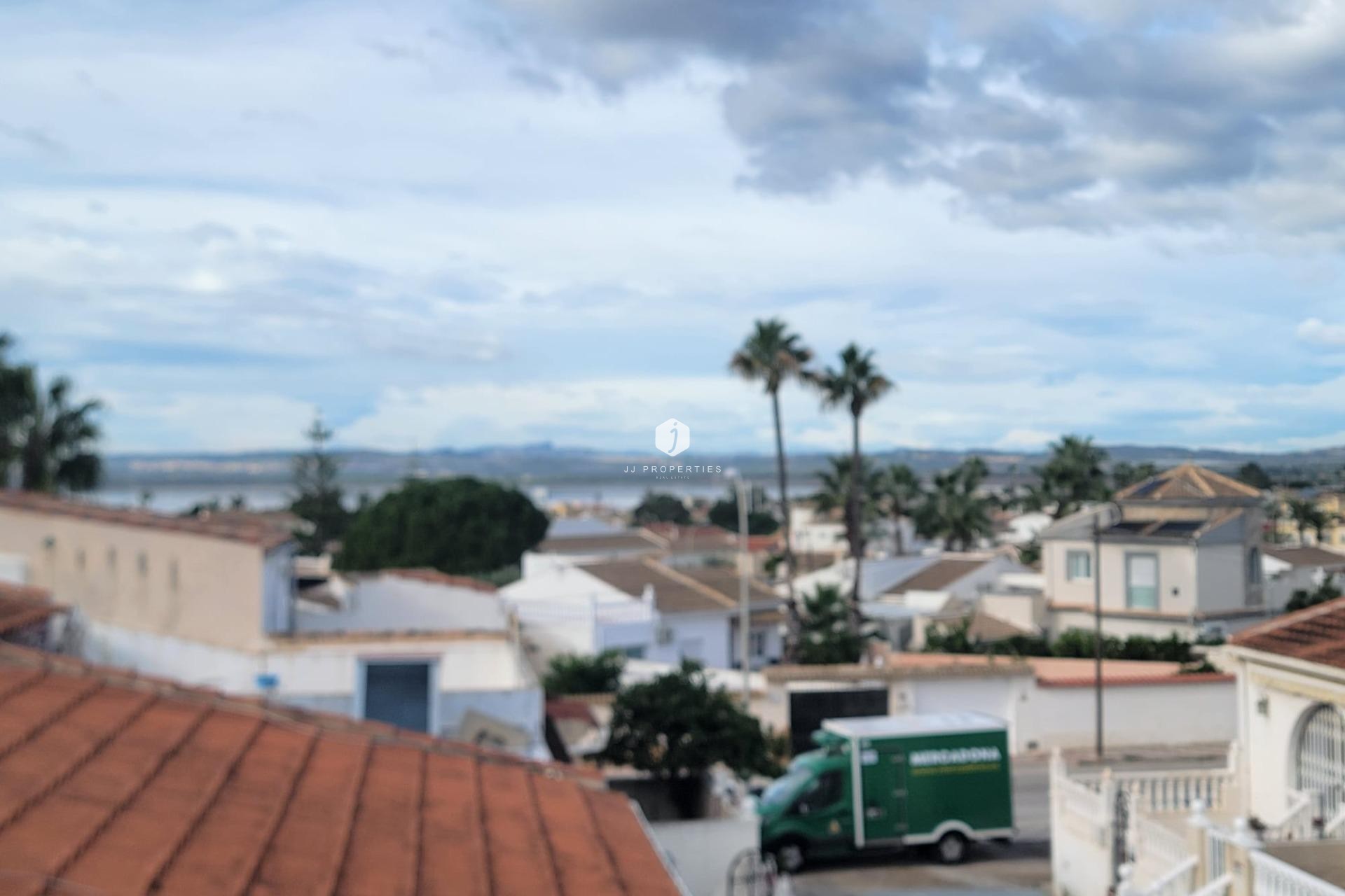 Resale - Chalet -
Torrevieja - El chaparral