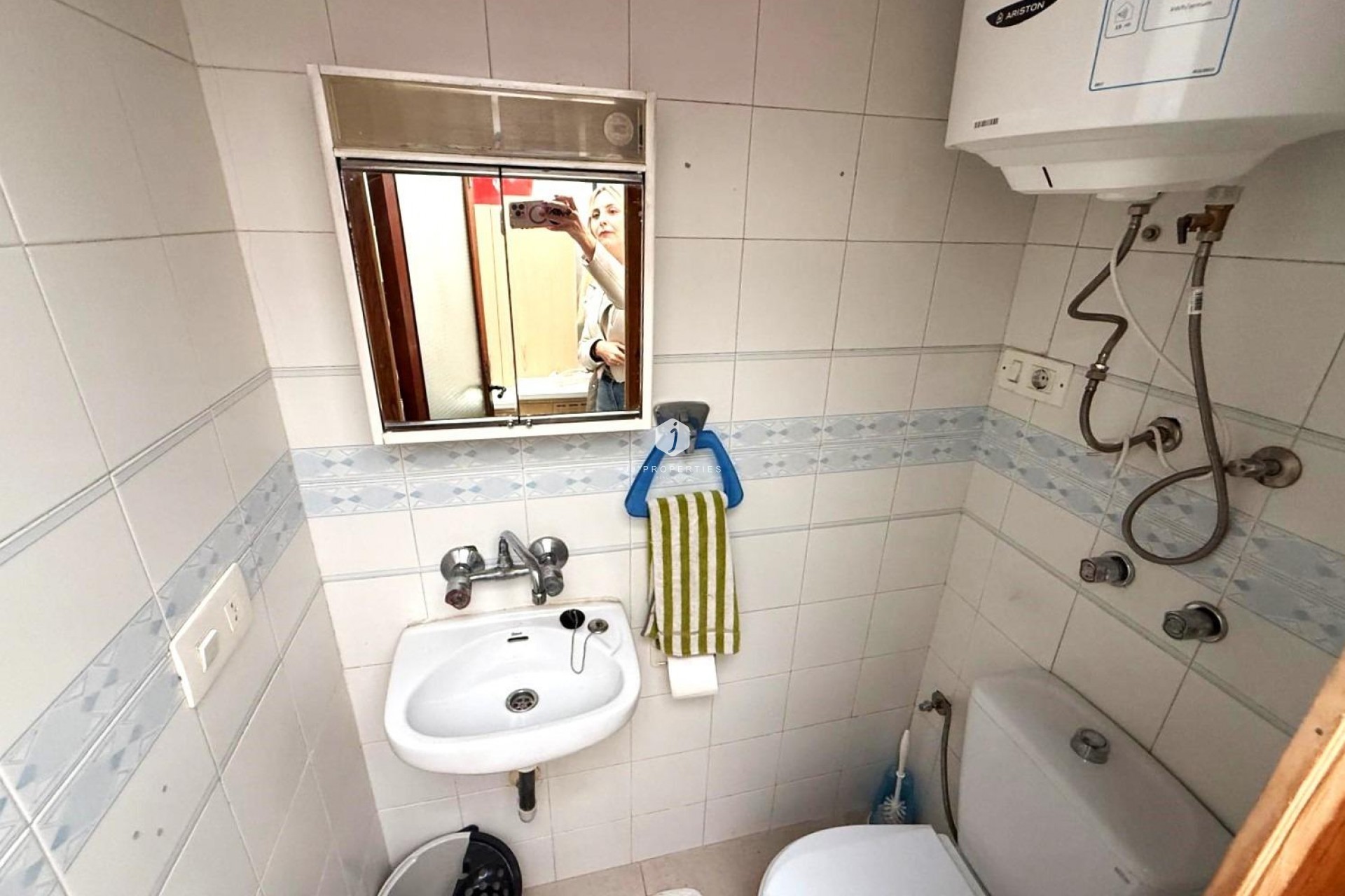 Resale - Chalet -
Torrevieja - El chaparral