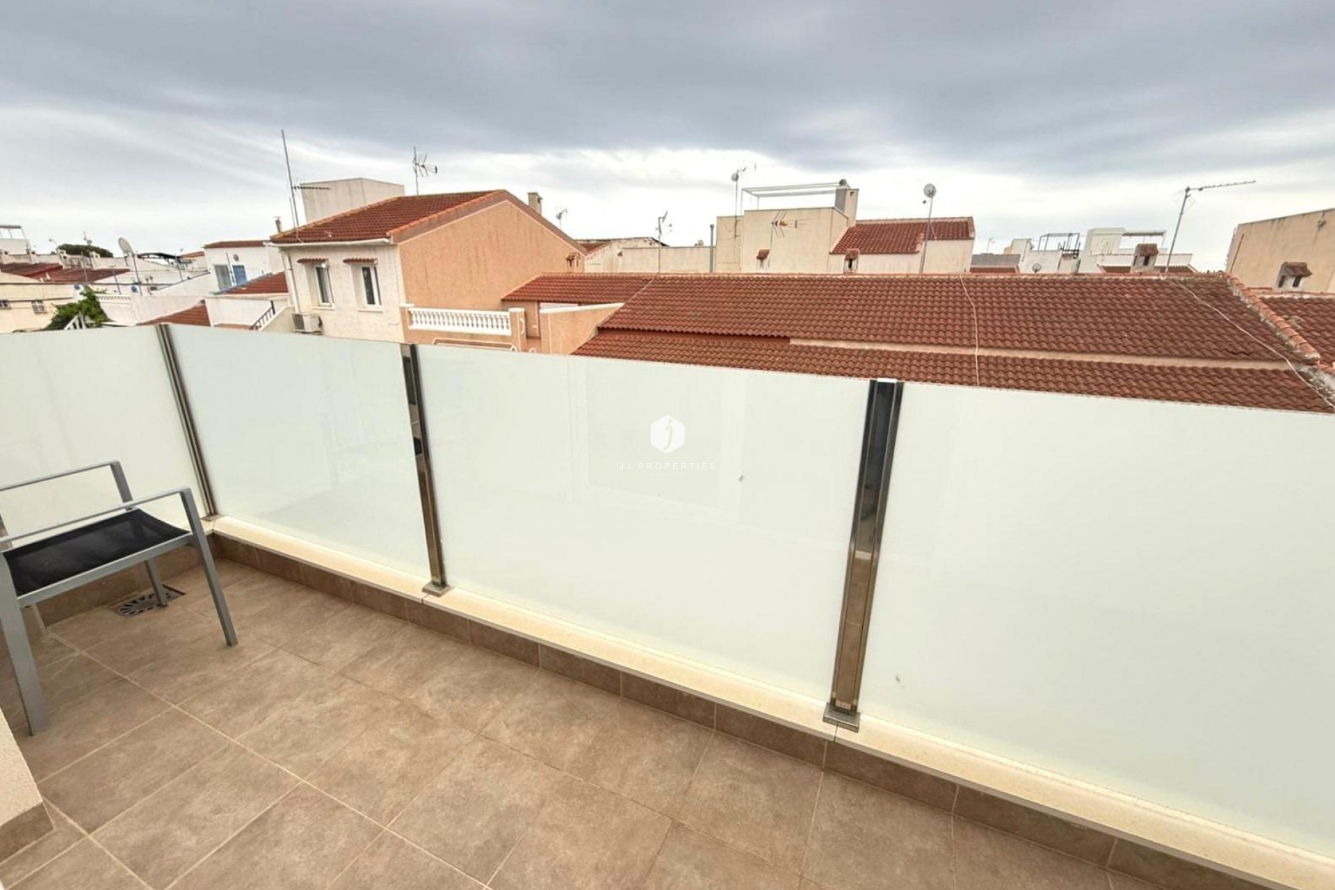 Resale - Chalet -
Torrevieja - El chaparral