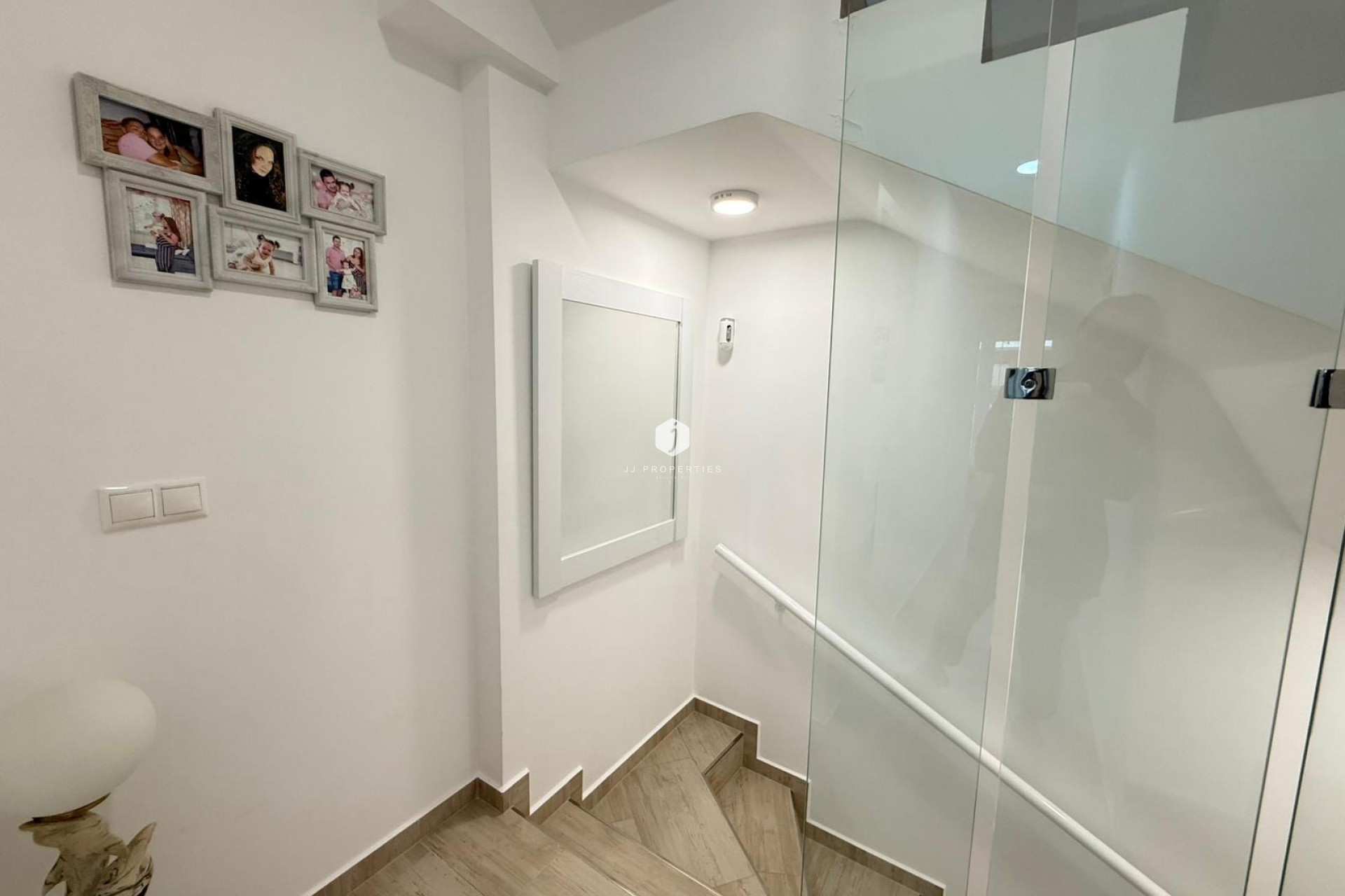 Resale - Chalet -
Torrevieja - El chaparral