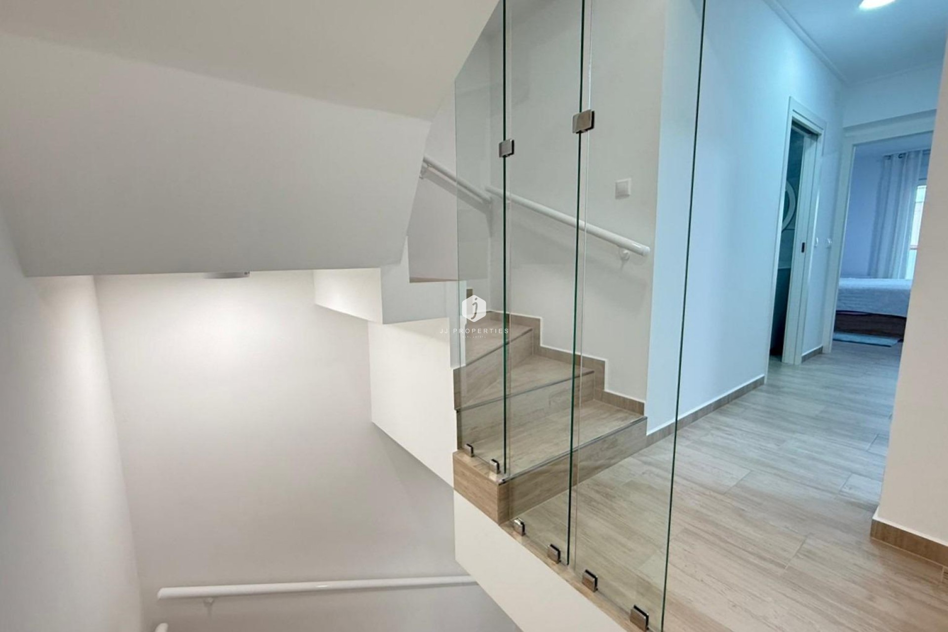 Resale - Chalet -
Torrevieja - El chaparral