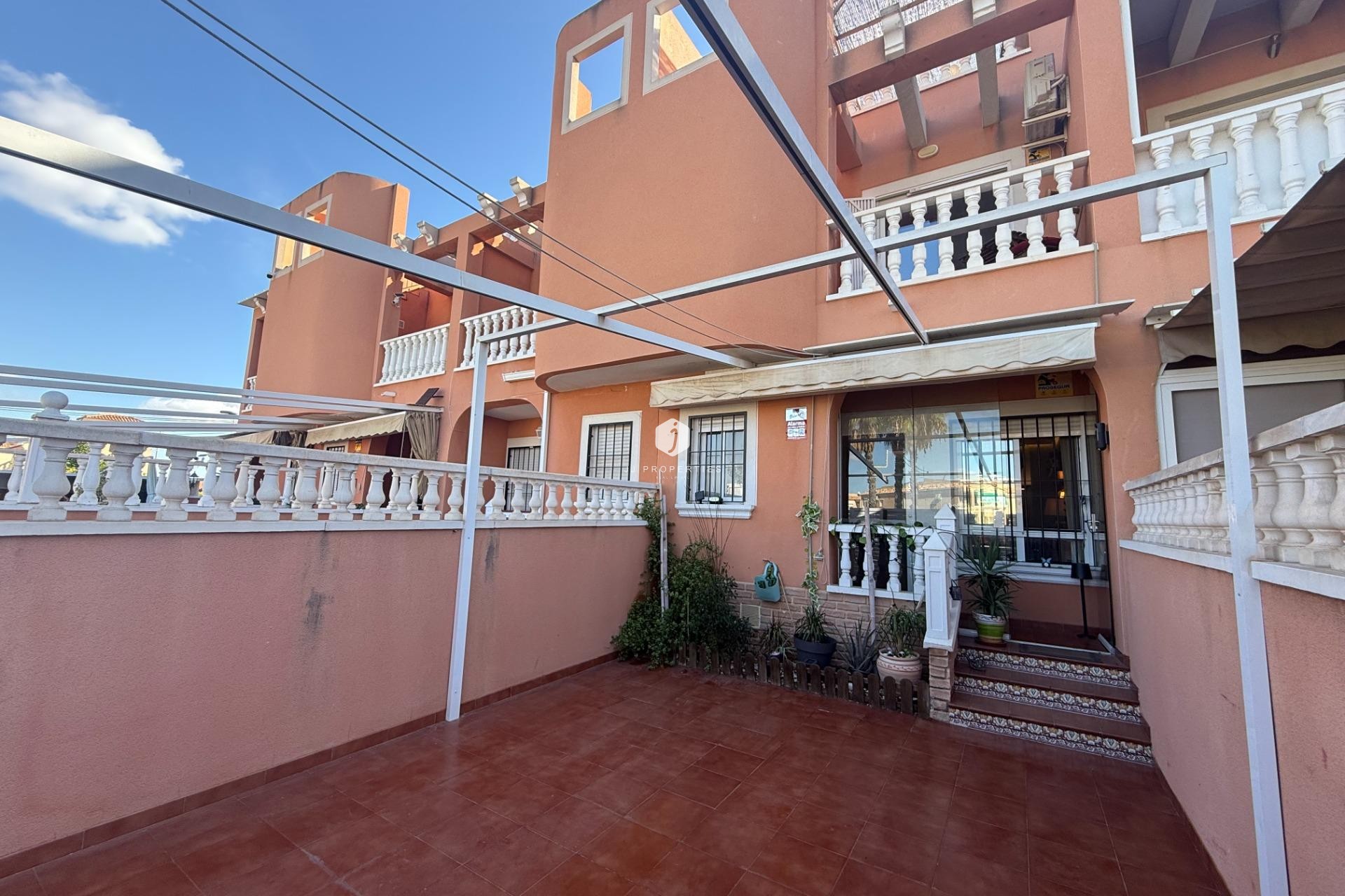 Resale - Chalet -
Torrevieja - El Limonar