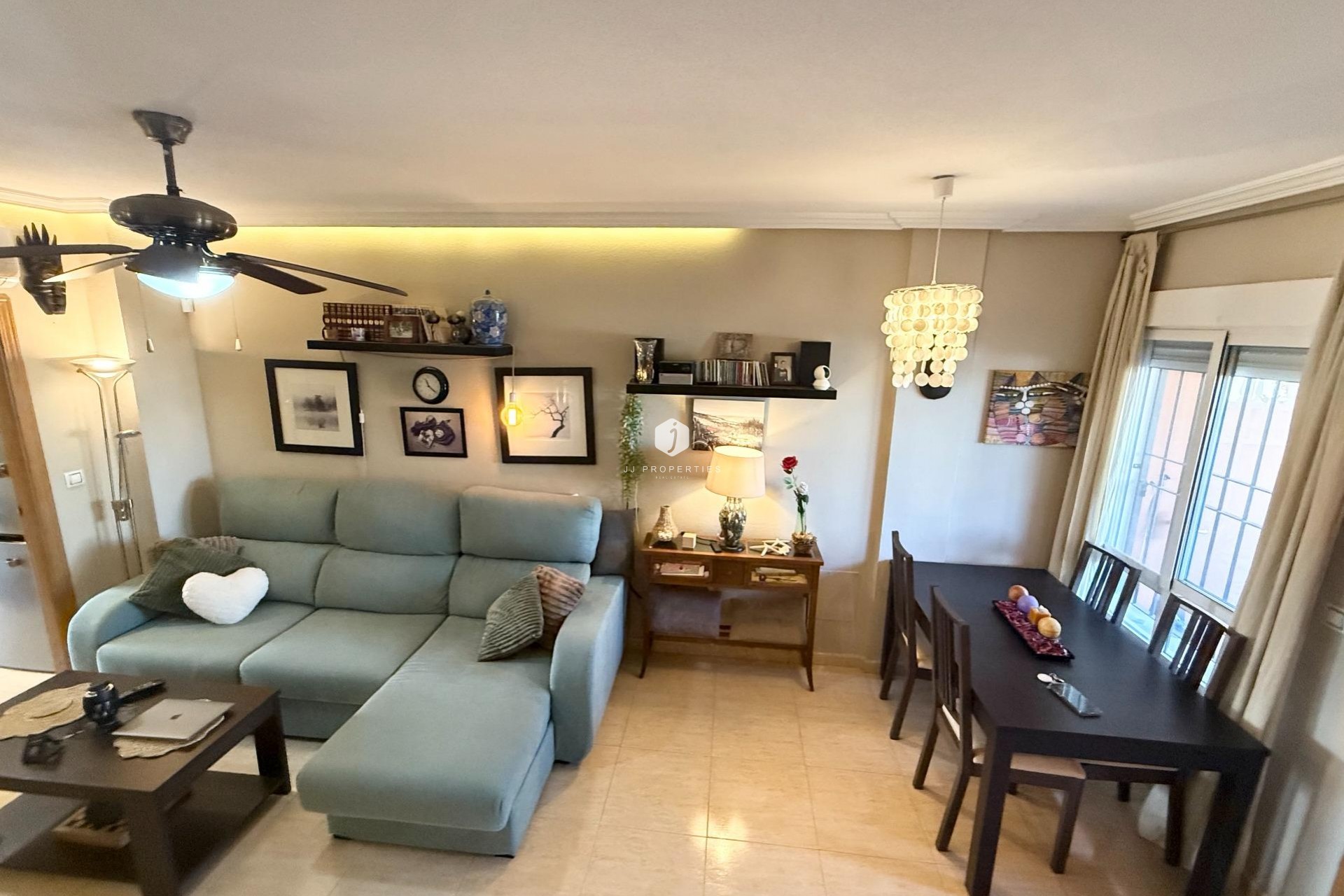 Resale - Chalet -
Torrevieja - El Limonar