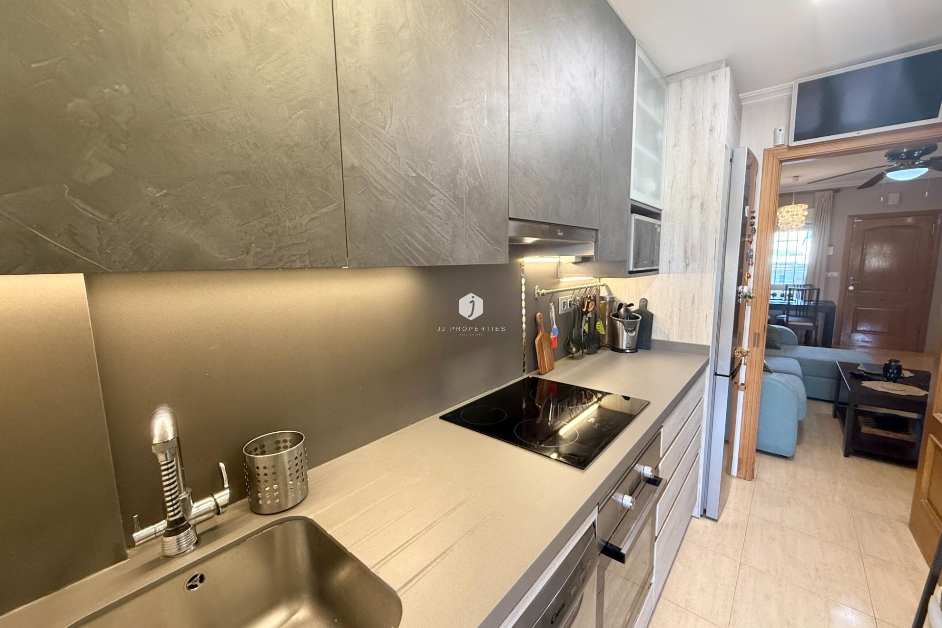 Resale - Chalet -
Torrevieja - El Limonar