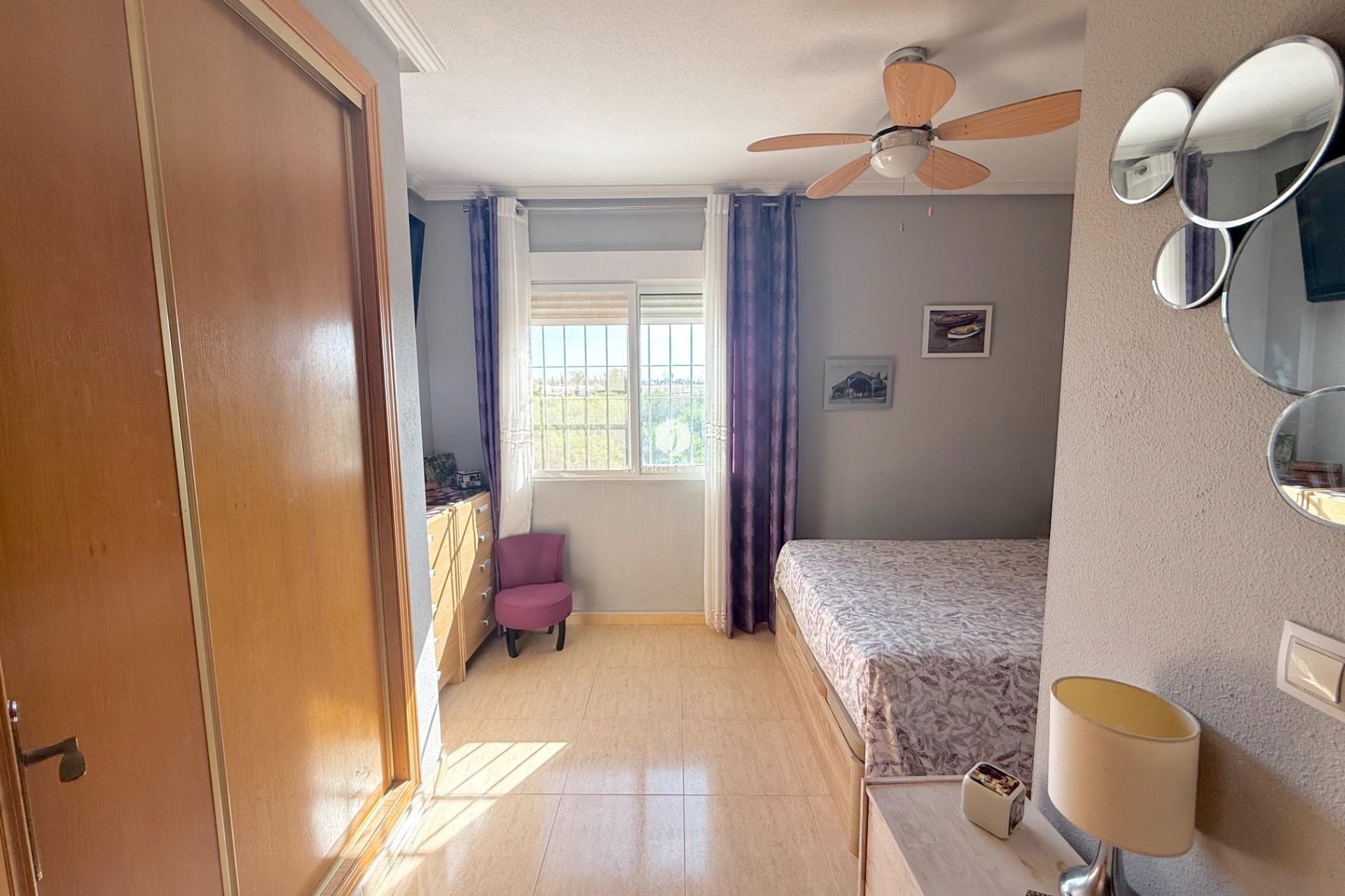 Resale - Chalet -
Torrevieja - El Limonar