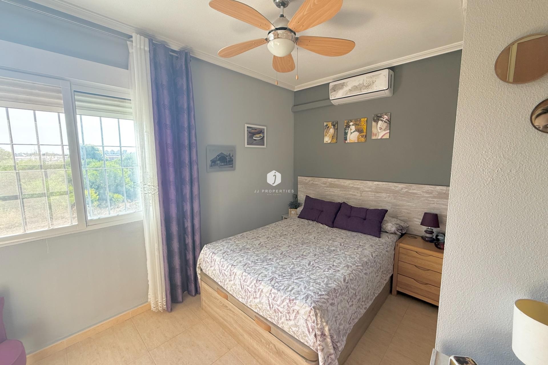 Resale - Chalet -
Torrevieja - El Limonar