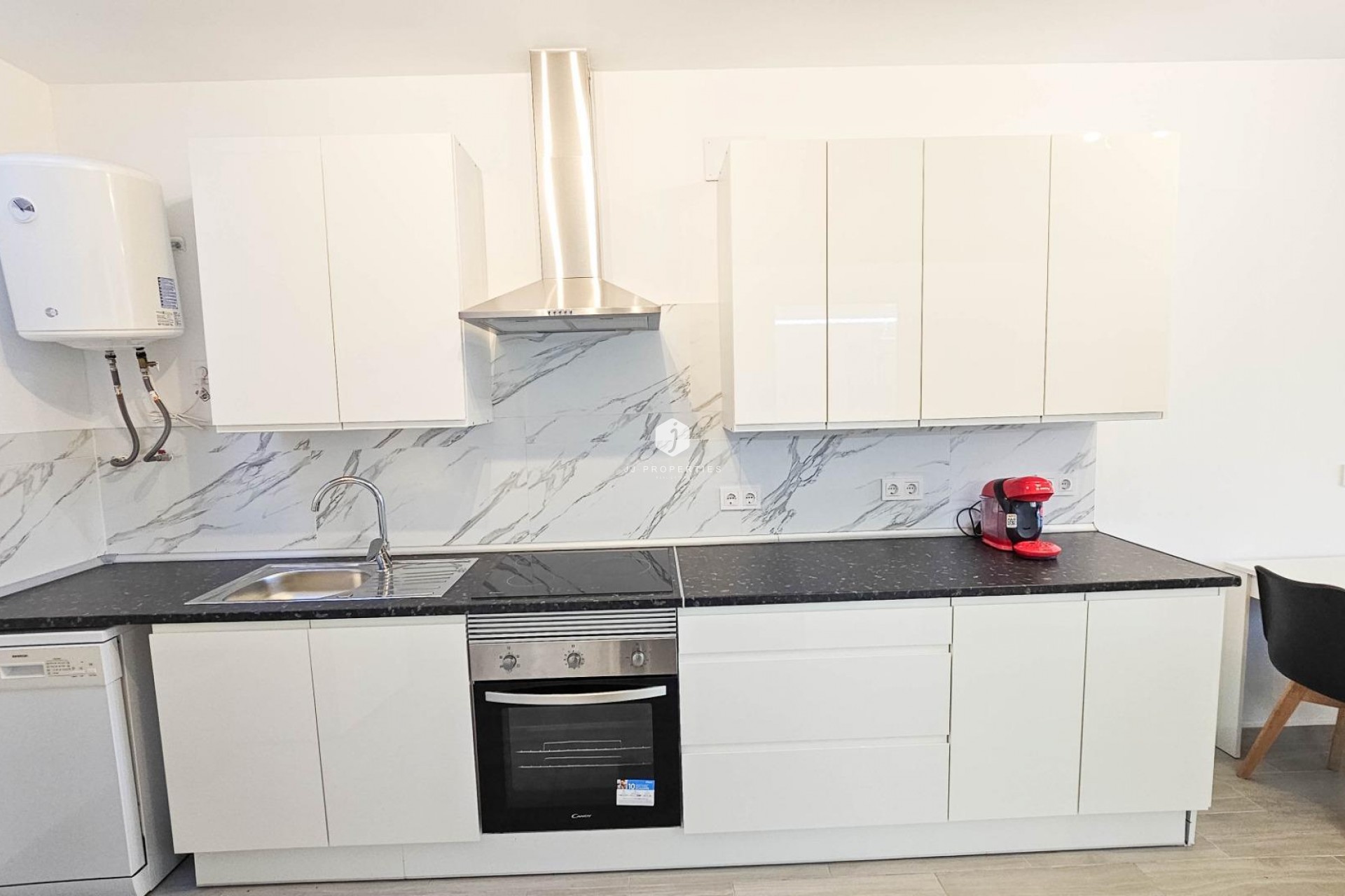 Resale - Chalet -
Torrevieja - El Limonar