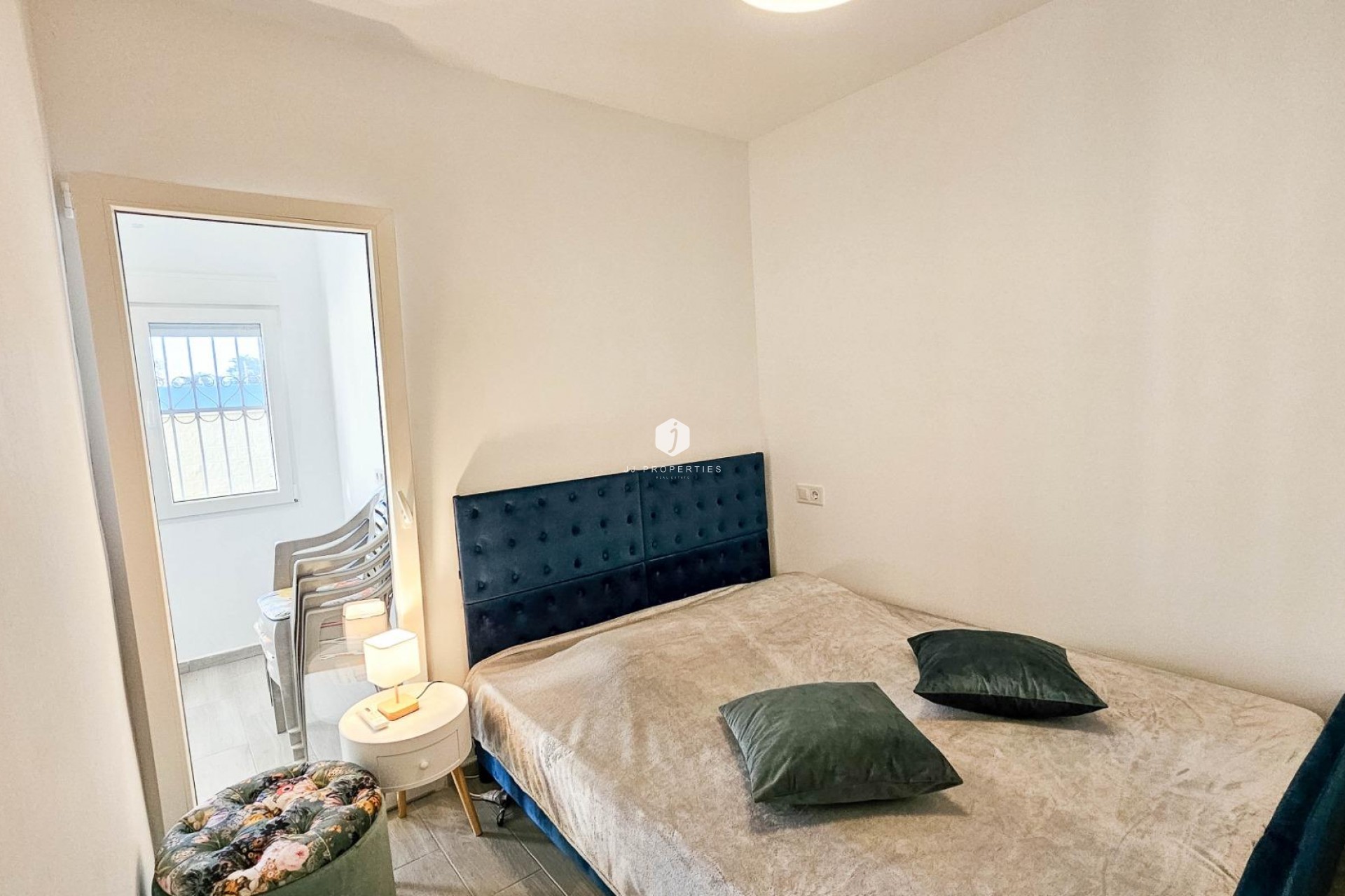 Resale - Chalet -
Torrevieja - El Limonar