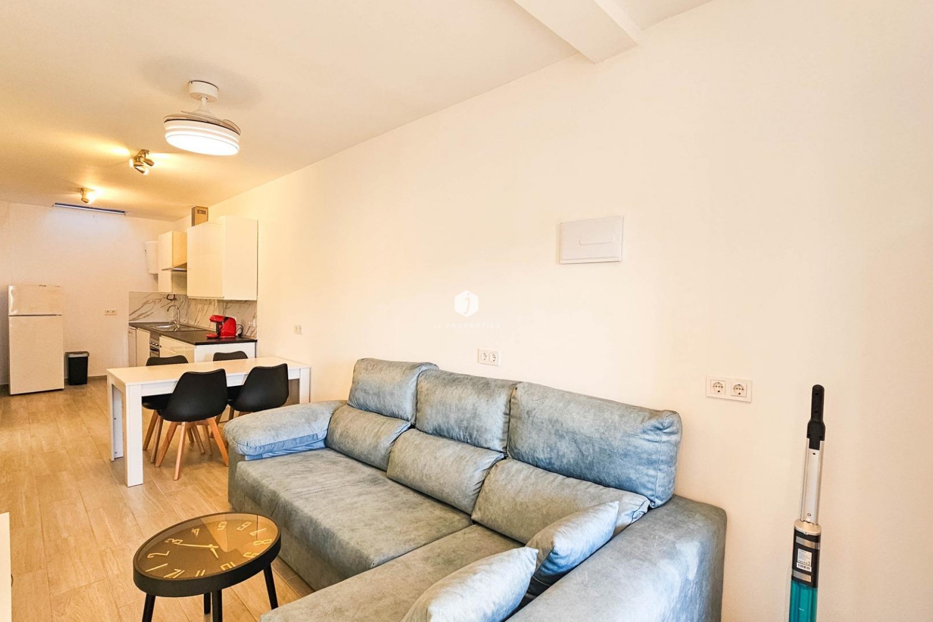 Resale - Chalet -
Torrevieja - El Limonar