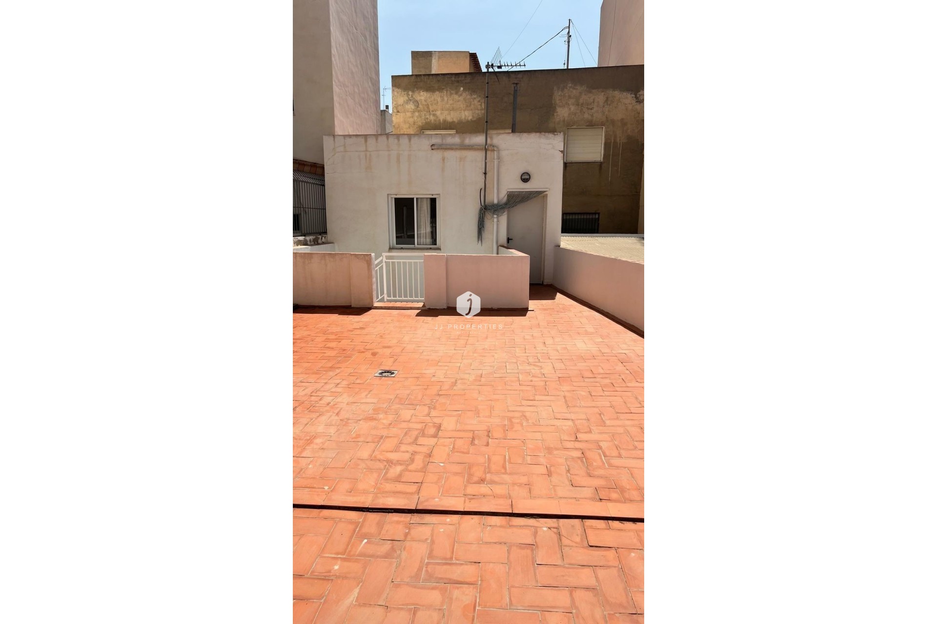 Resale - Chalet -
Torrevieja - Estacion de autobuses