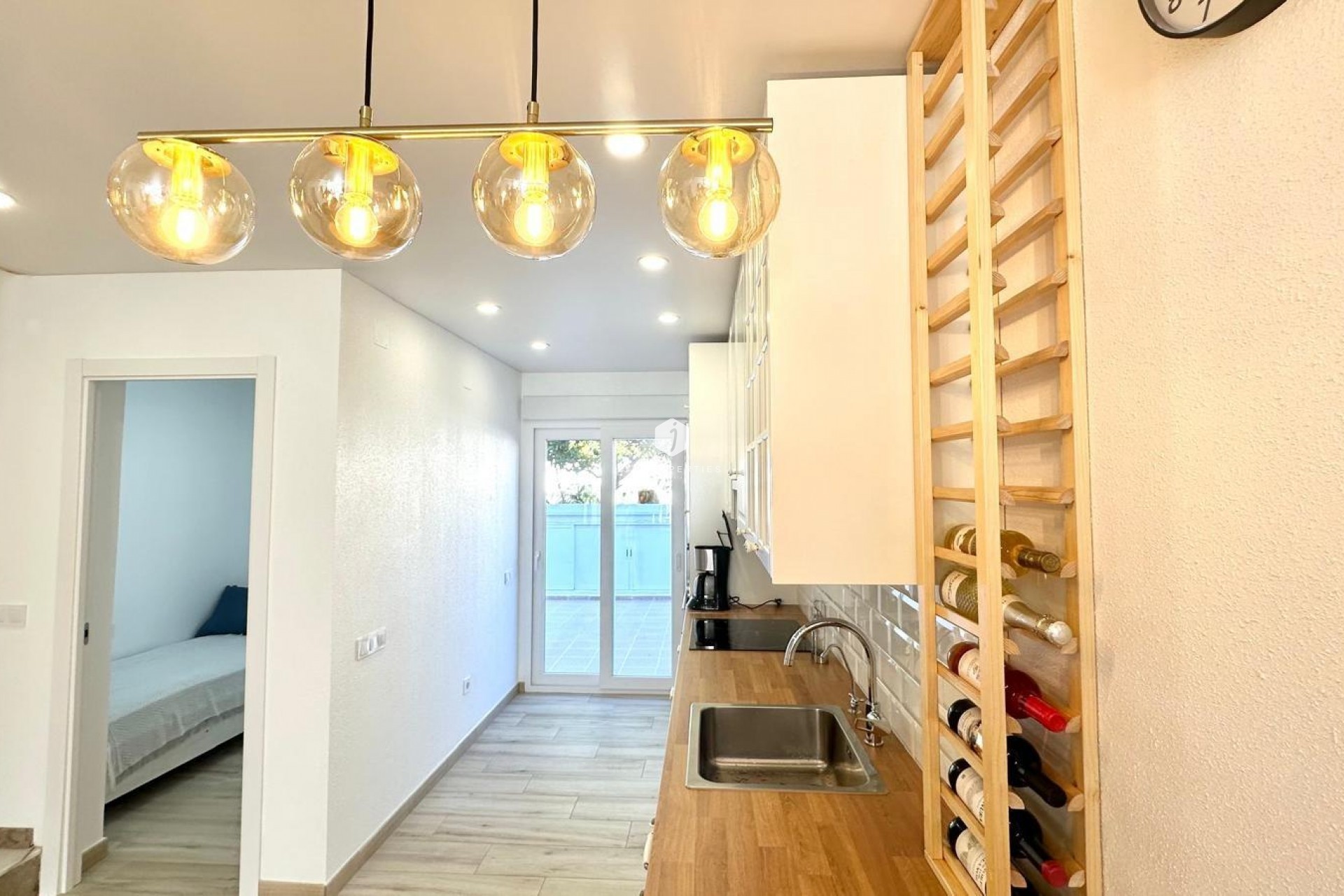 Resale - Chalet -
Torrevieja - Estacion de autobuses