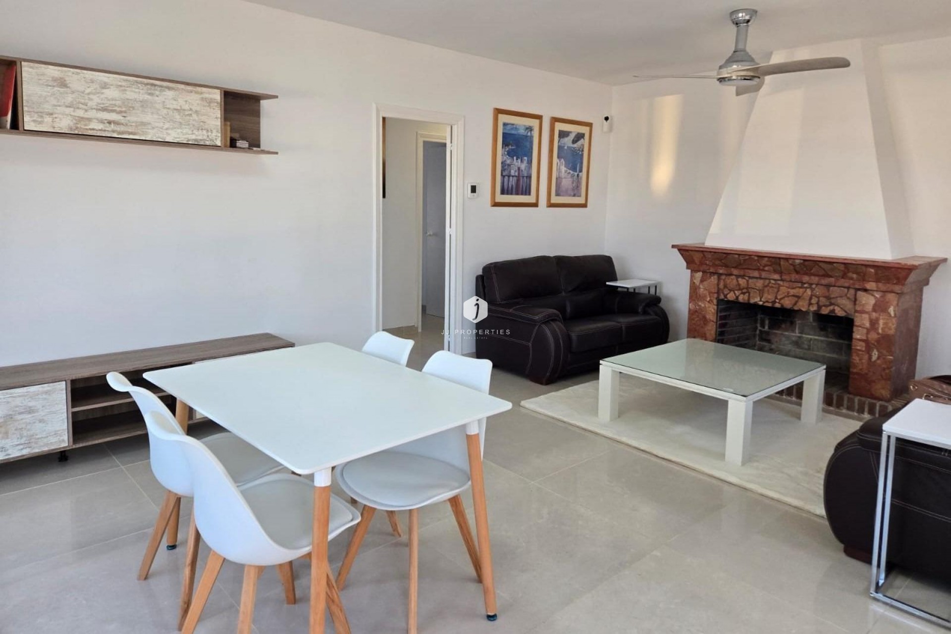Resale - Chalet -
Torrevieja - La Mata