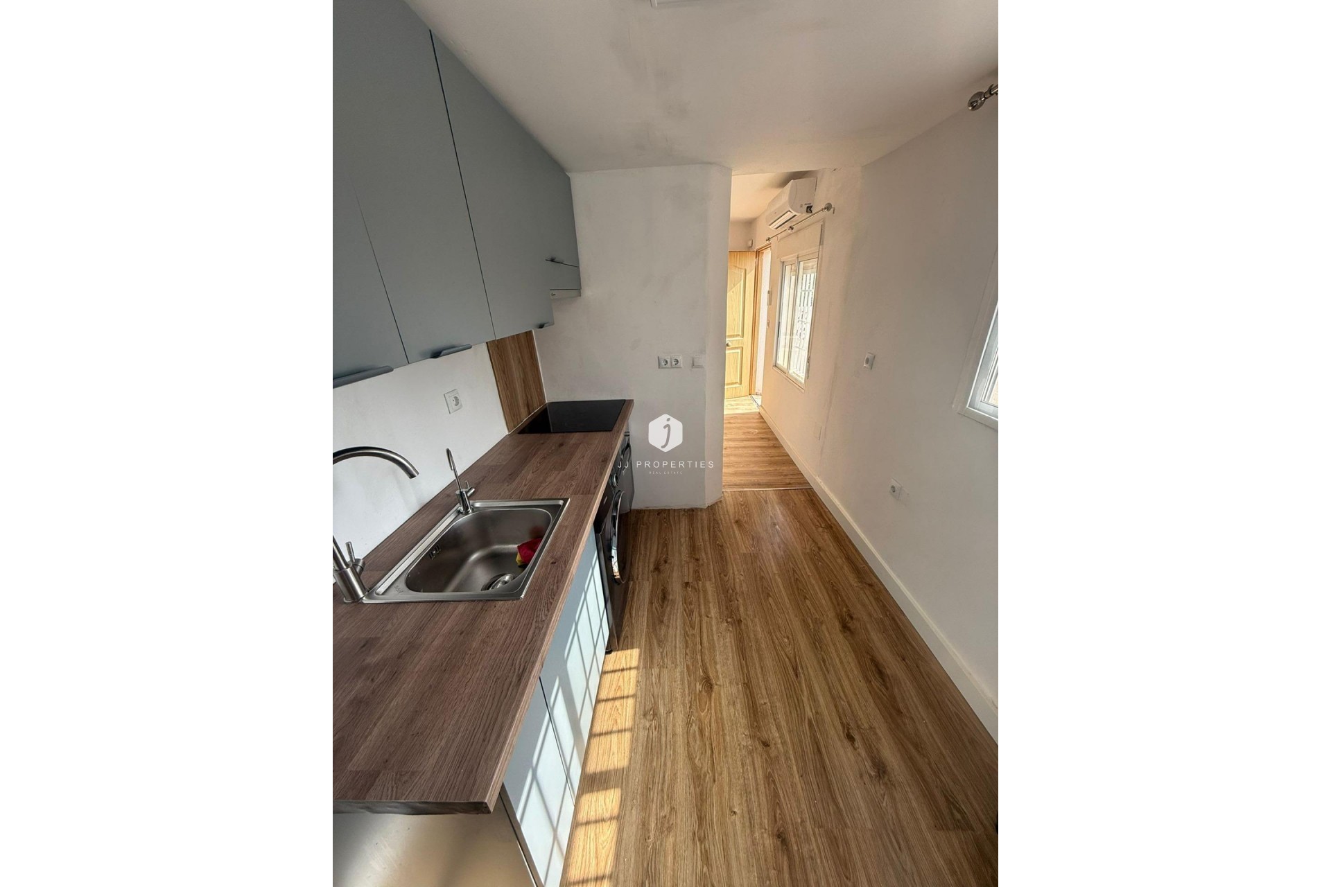 Resale - Chalet -
Torrevieja - La Siesta - El Salado - Torreta