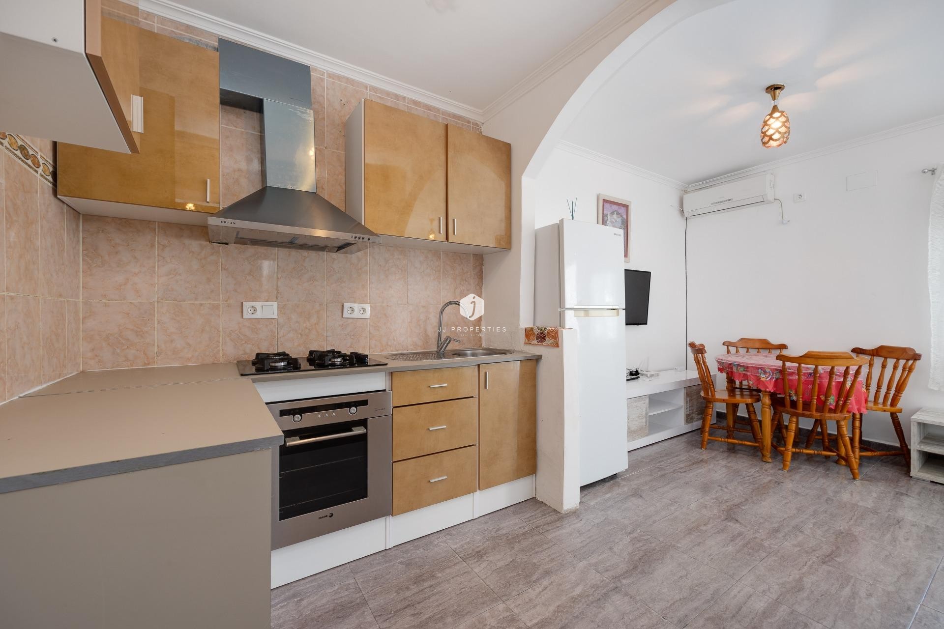 Resale - Chalet -
Torrevieja - La Siesta - El Salado - Torreta