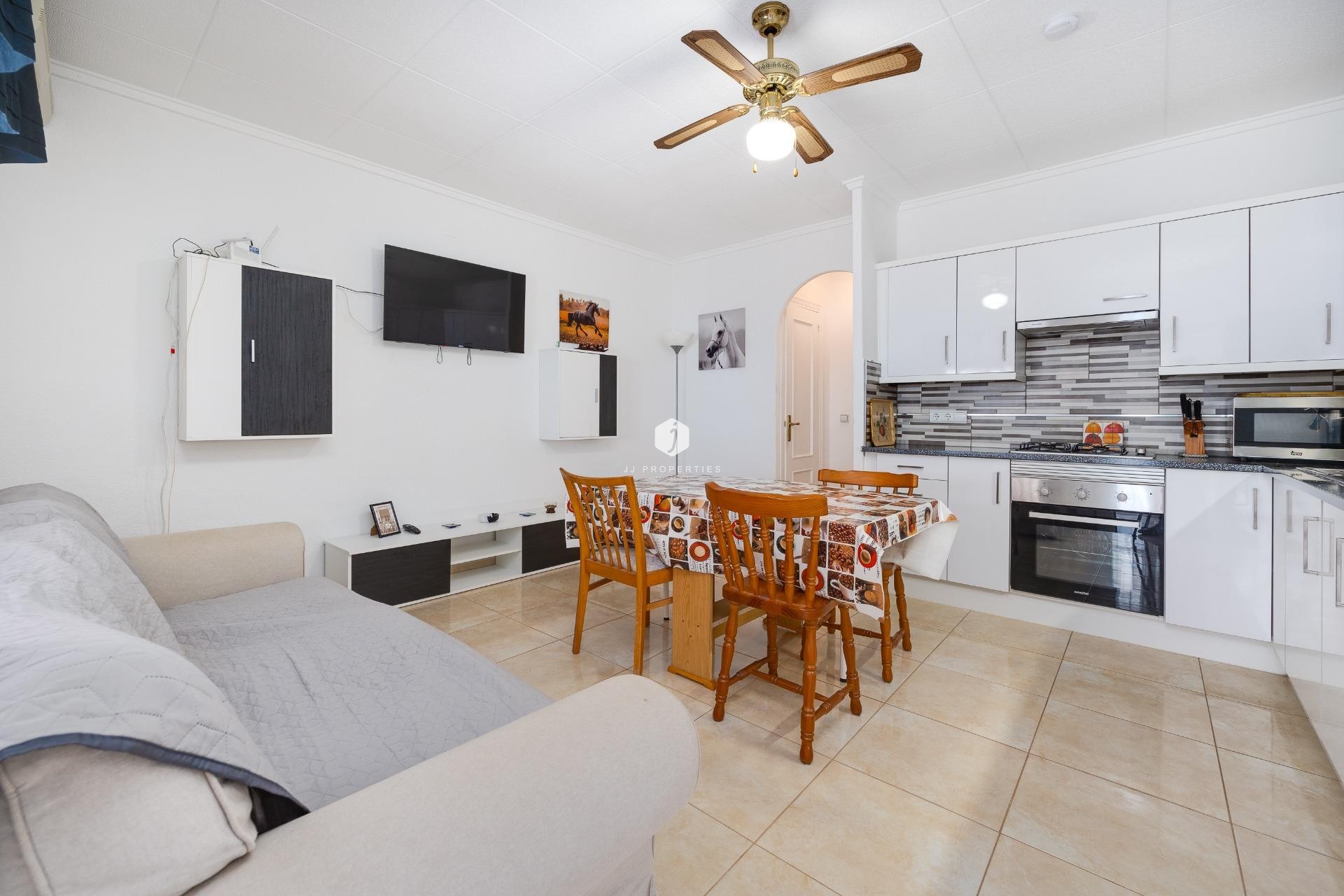 Resale - Chalet -
Torrevieja - La Siesta - El Salado - Torreta