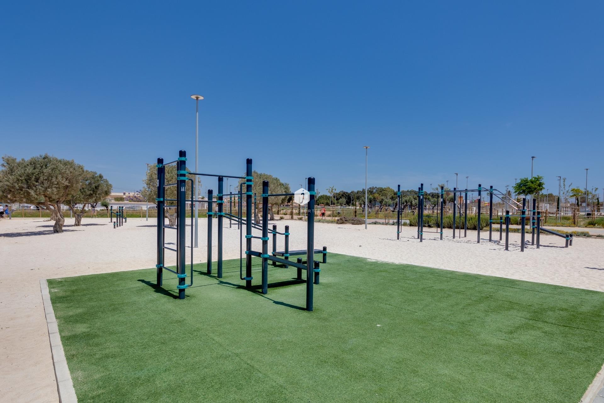 Resale - Chalet -
Torrevieja - La Siesta - El Salado - Torreta