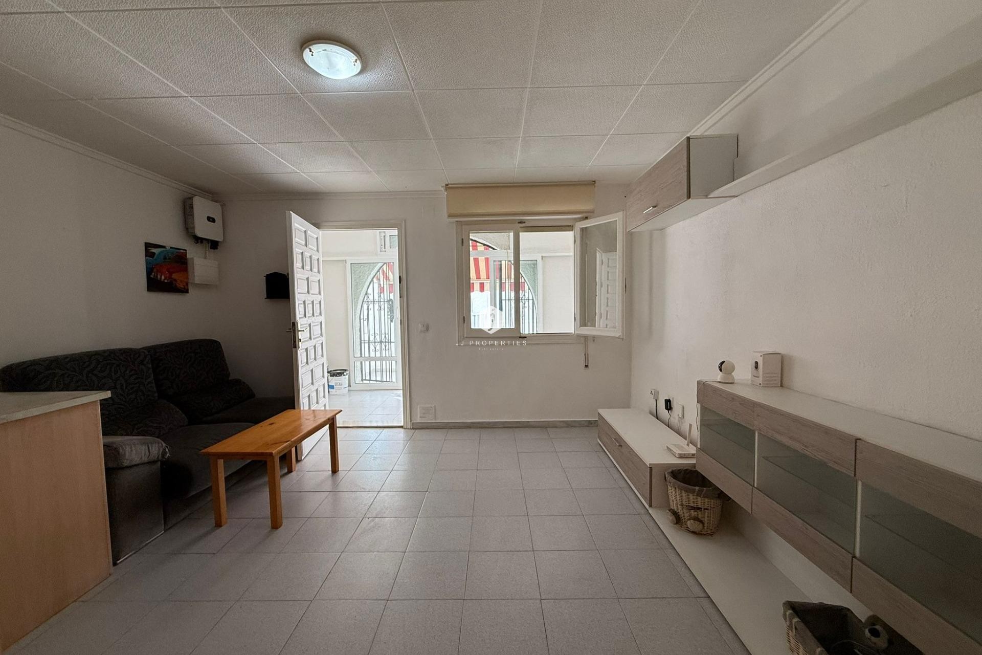 Resale - Chalet -
Torrevieja - La Siesta - El Salado - Torreta