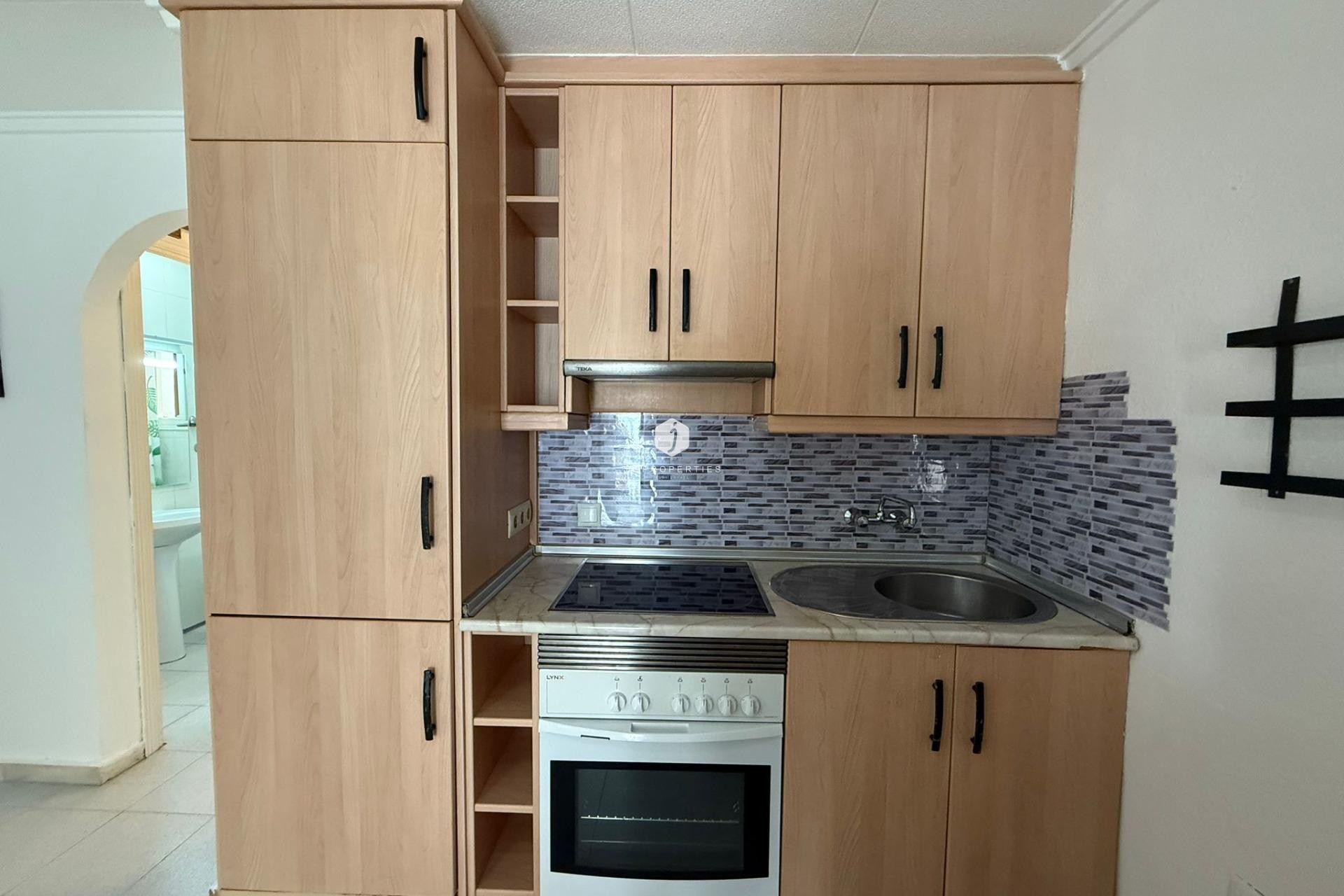 Resale - Chalet -
Torrevieja - La Siesta - El Salado - Torreta