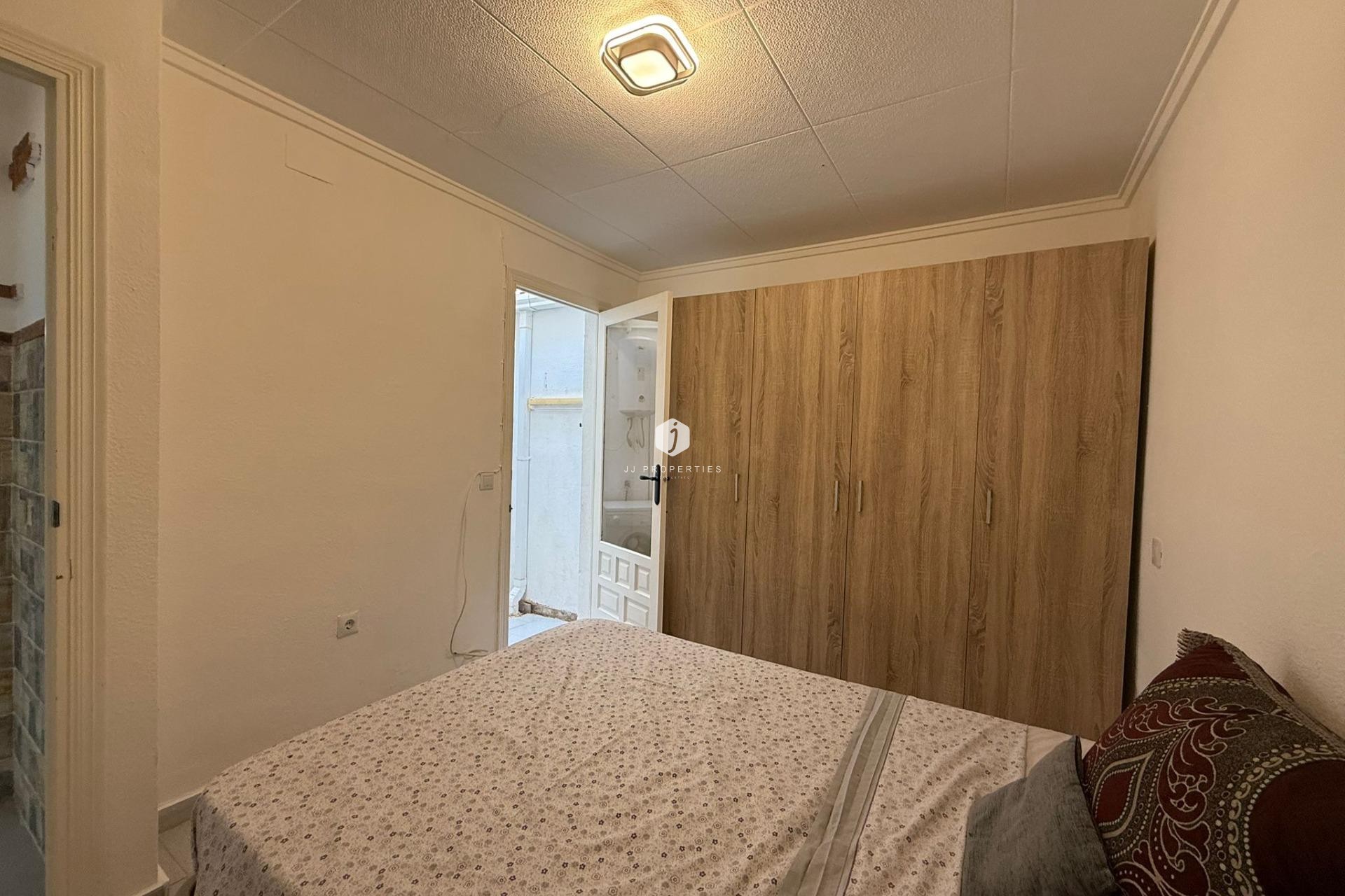 Resale - Chalet -
Torrevieja - La Siesta - El Salado - Torreta