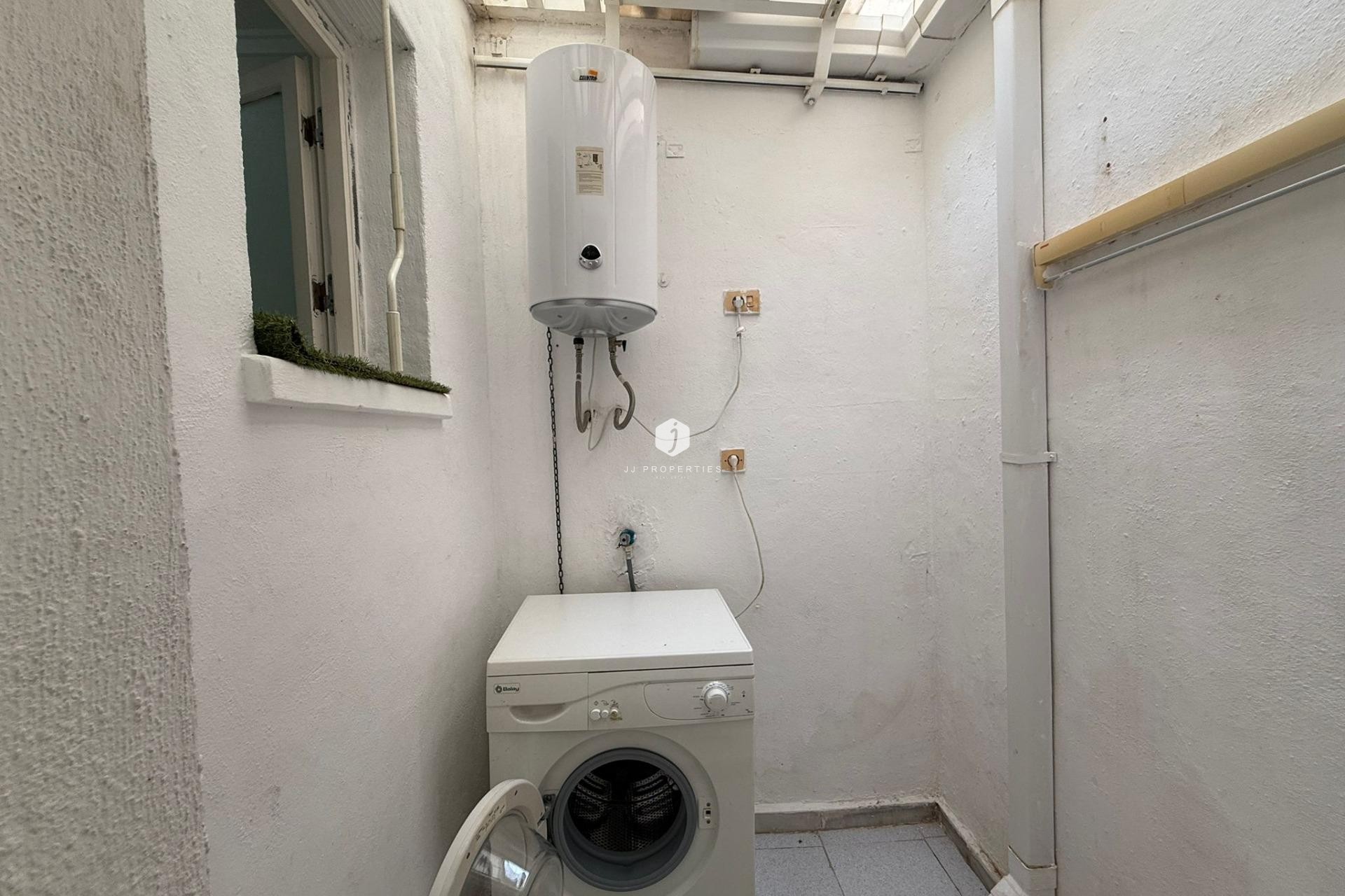 Resale - Chalet -
Torrevieja - La Siesta - El Salado - Torreta