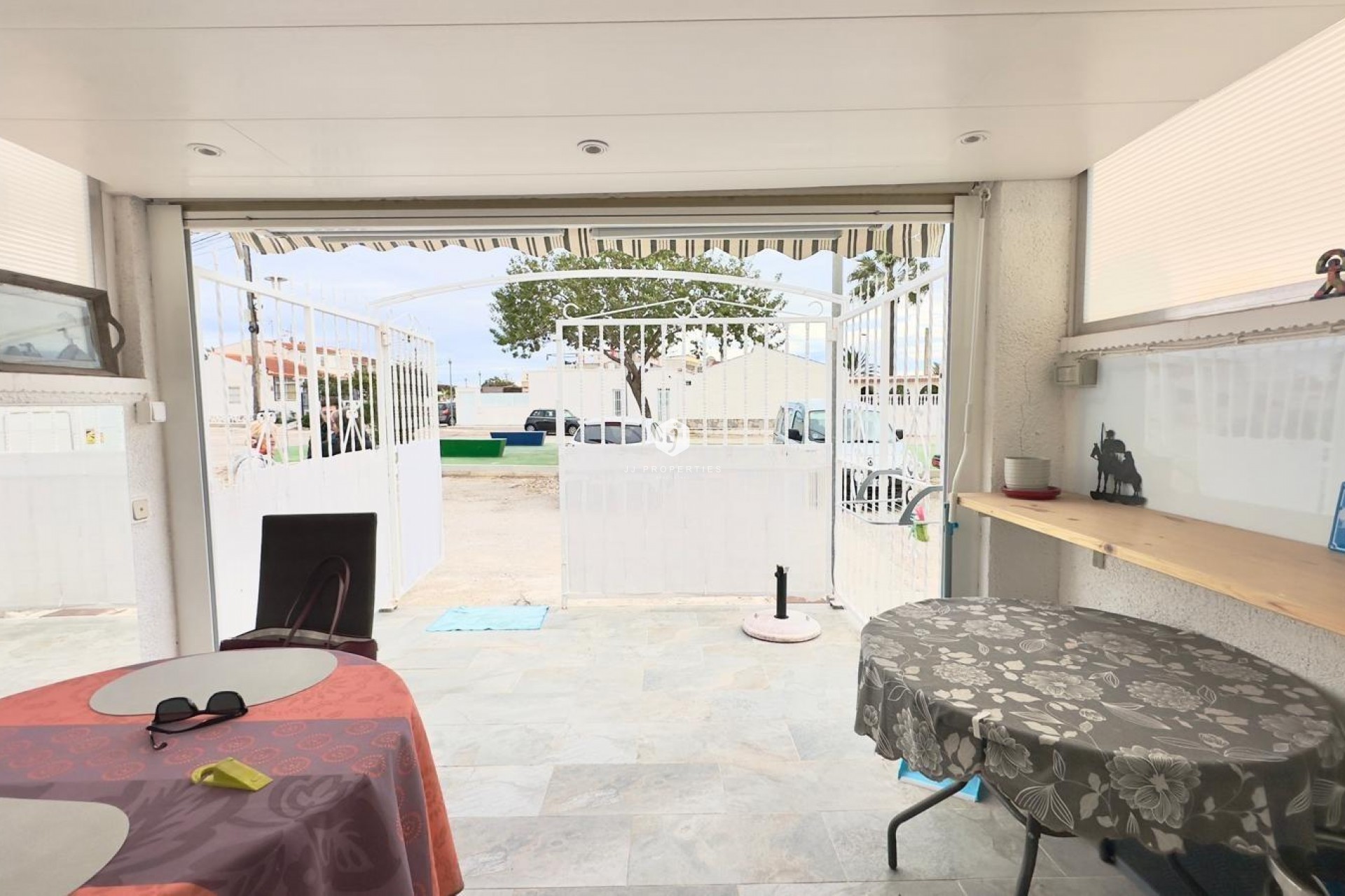 Resale - Chalet -
Torrevieja - La Siesta - El Salado - Torreta