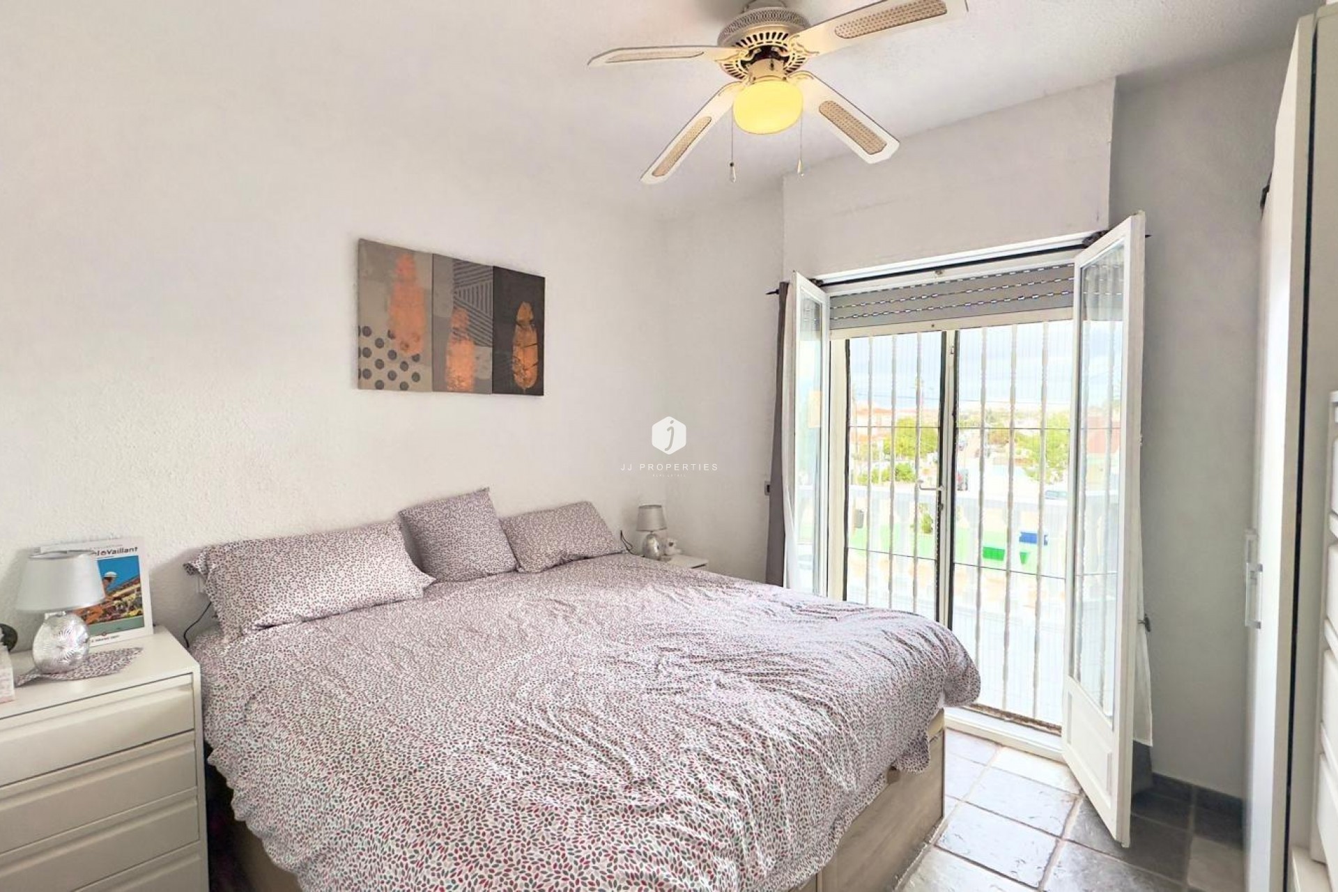 Resale - Chalet -
Torrevieja - La Siesta - El Salado - Torreta