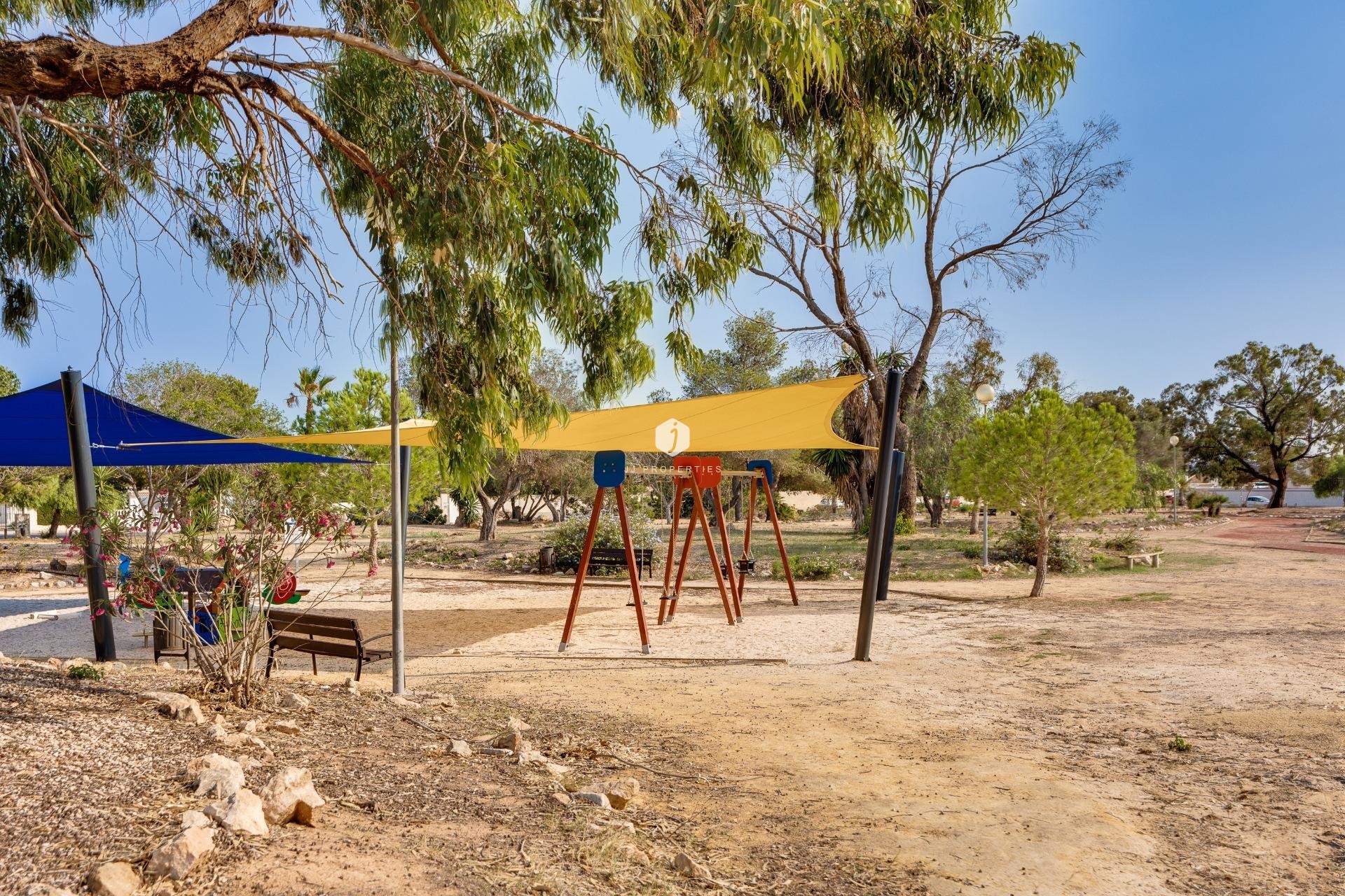 Resale - Chalet -
Torrevieja - La Siesta - El Salado - Torreta