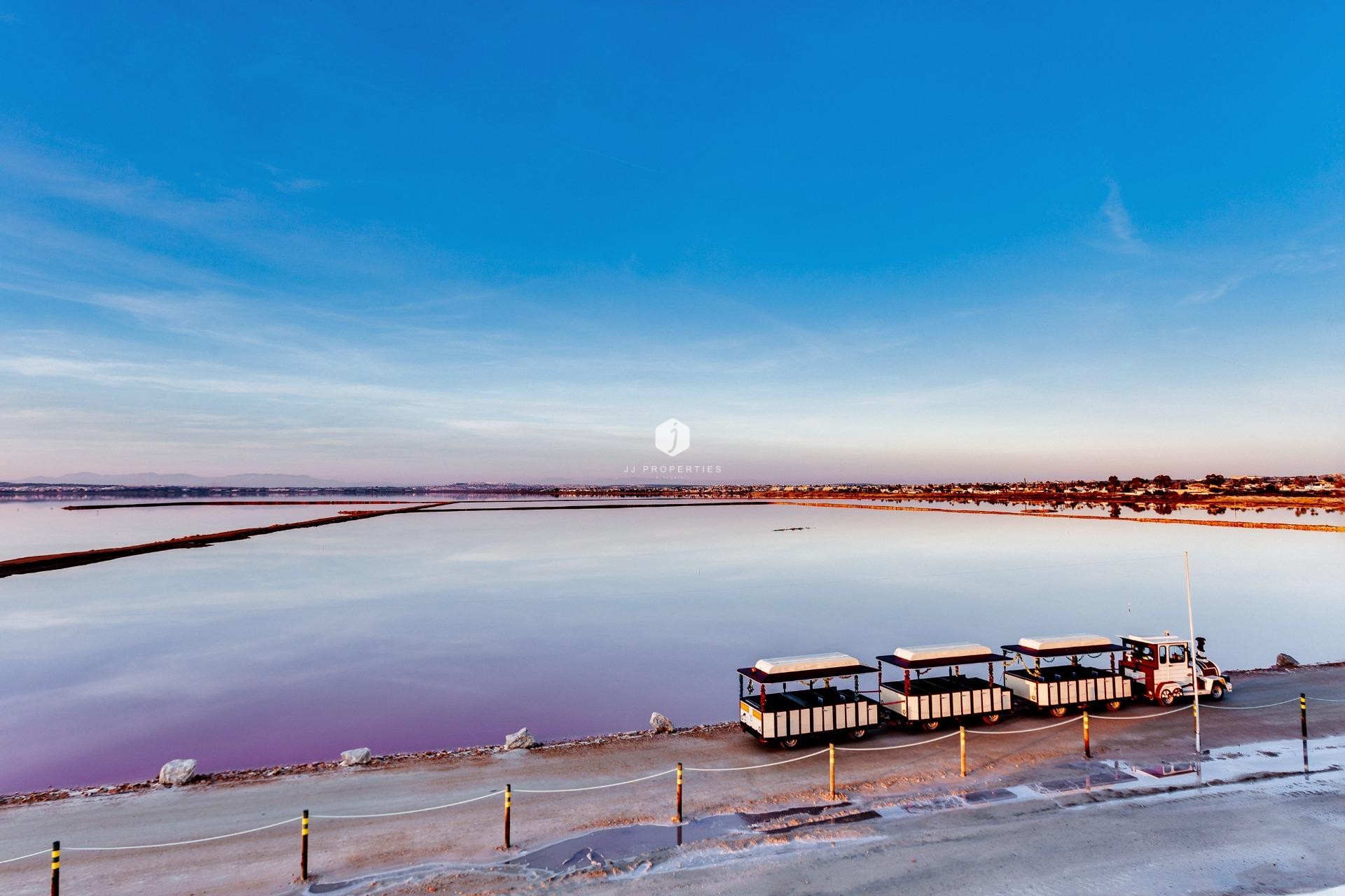 Resale - Chalet -
Torrevieja - La Siesta - El Salado - Torreta