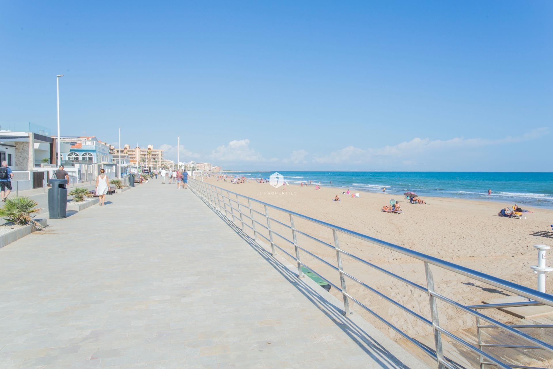 Resale - Chalet -
Torrevieja - La siesta