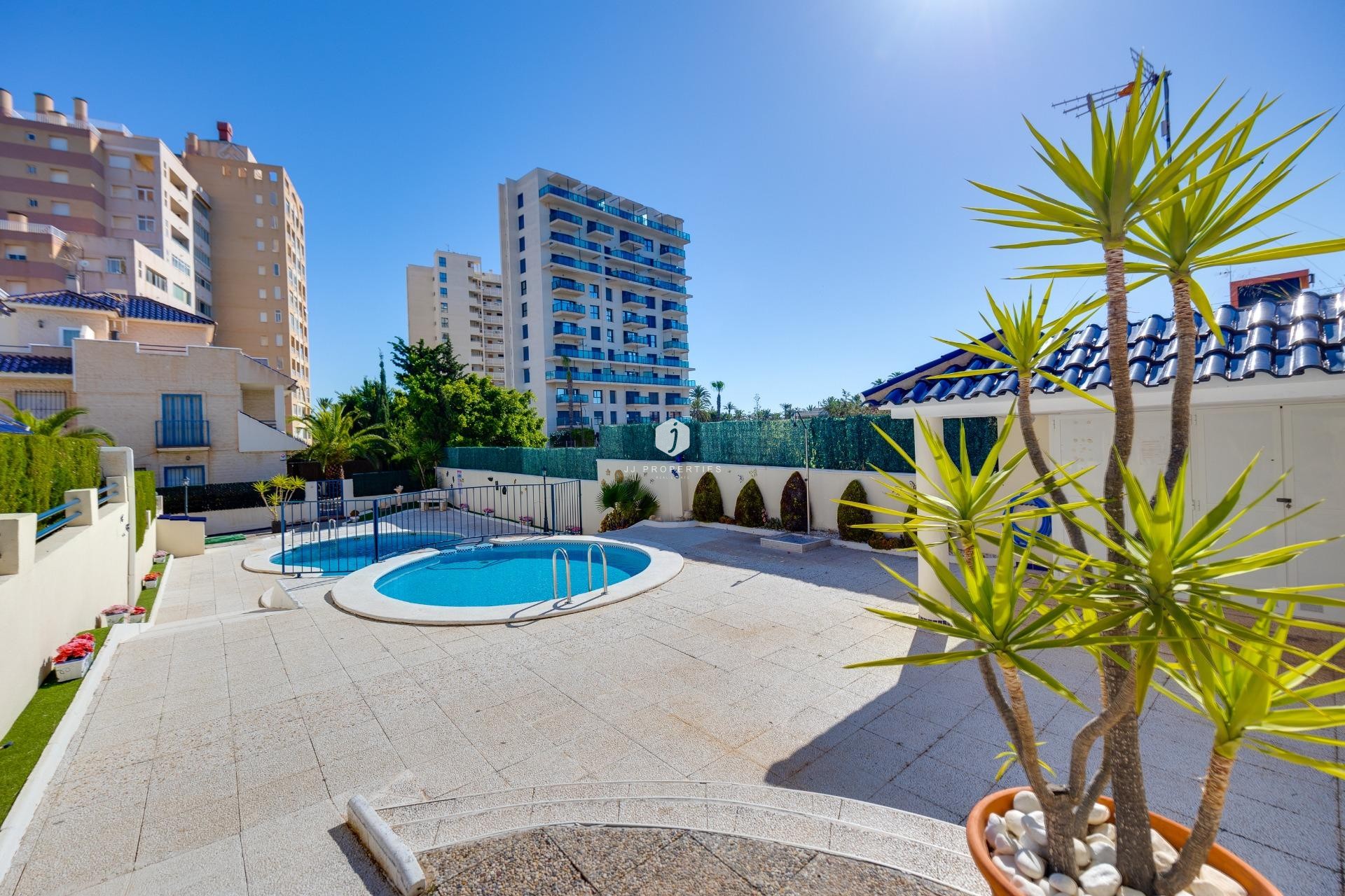 Resale - Chalet -
Torrevieja - La veleta