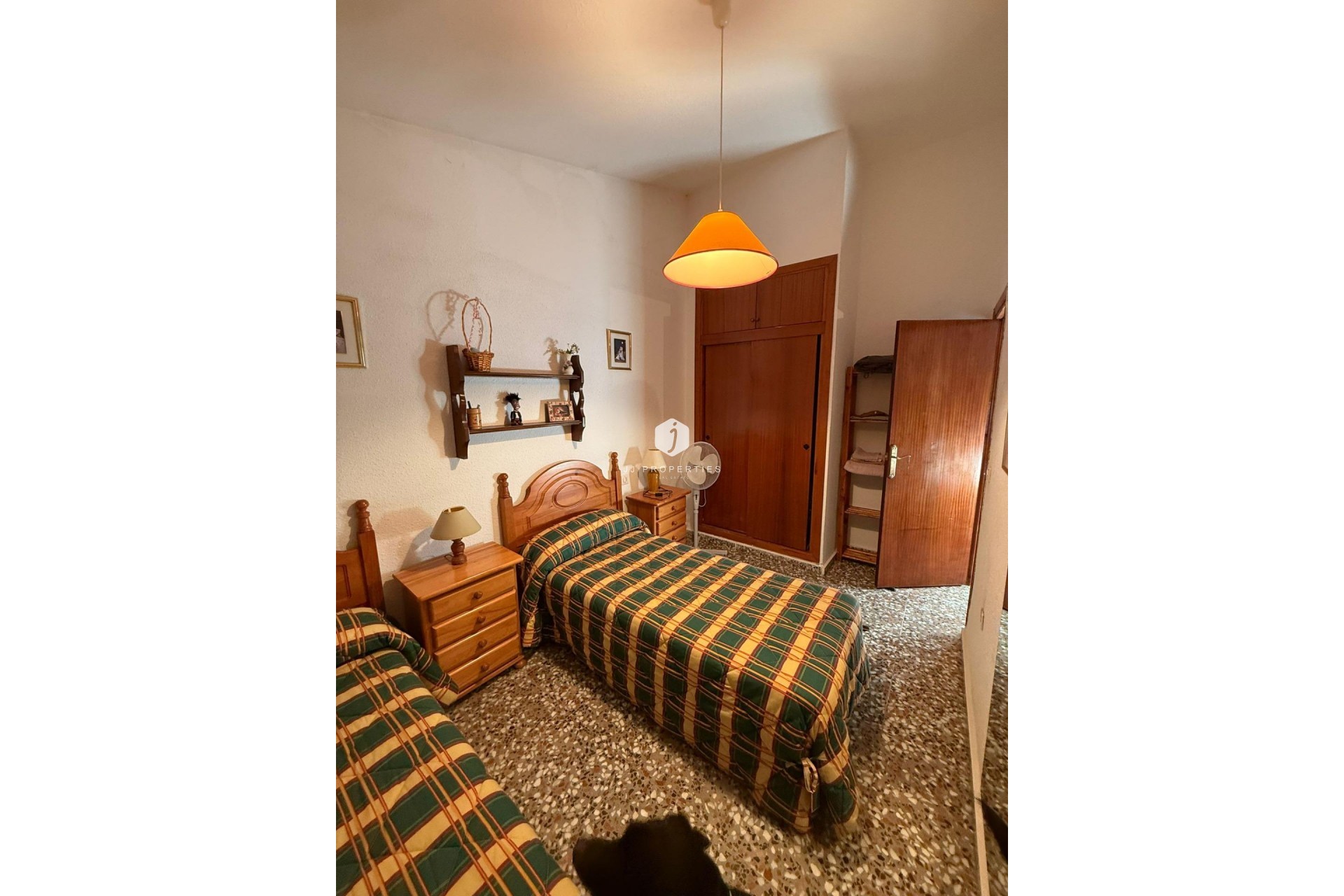 Resale - Chalet -
Torrevieja - Los altos