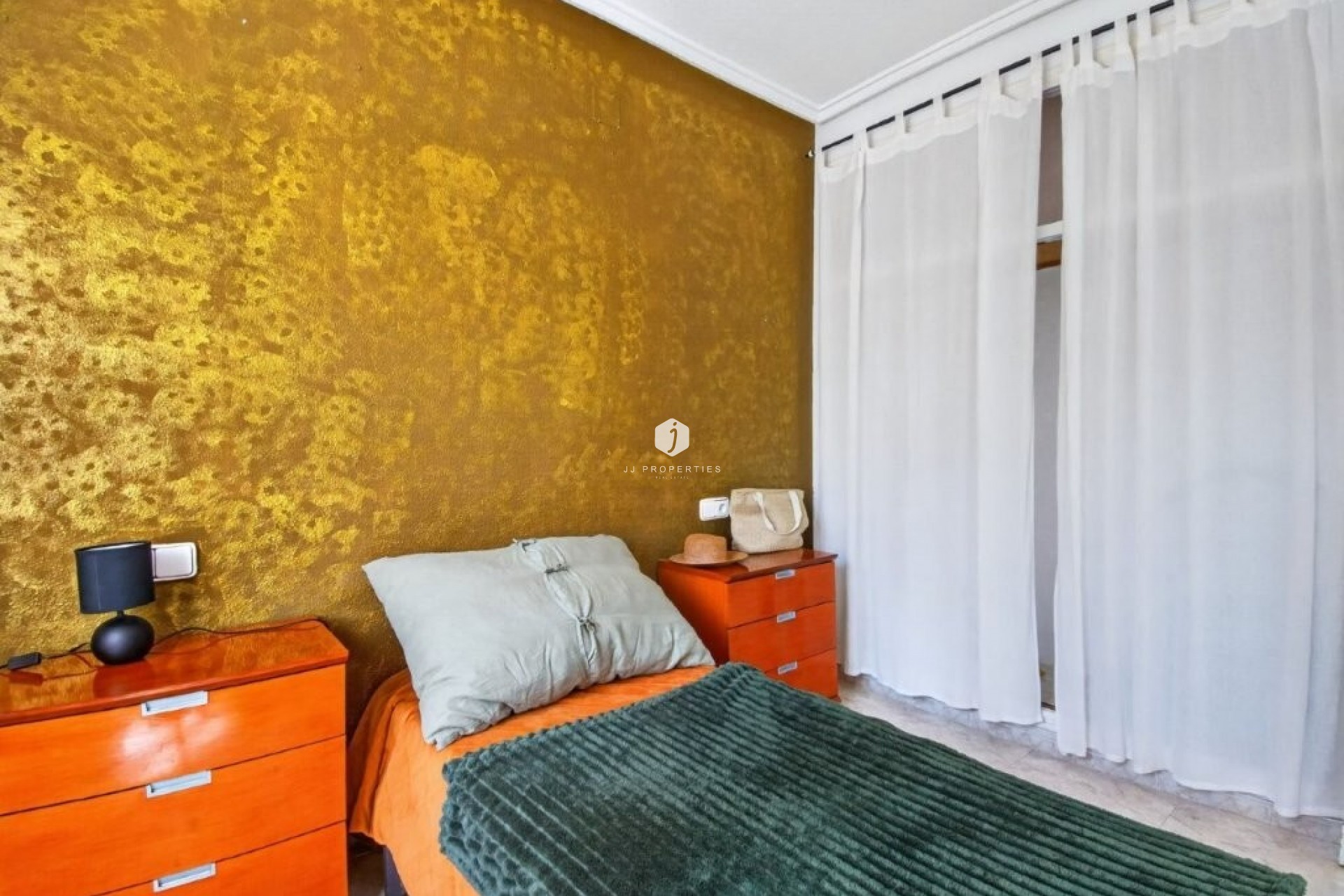 Resale - Chalet -
Torrevieja - Los altos