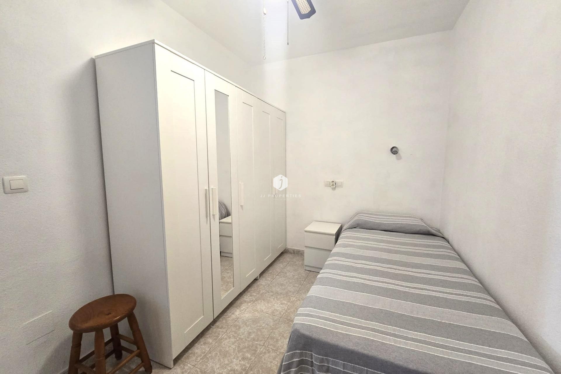 Resale - Chalet -
Torrevieja - Los altos