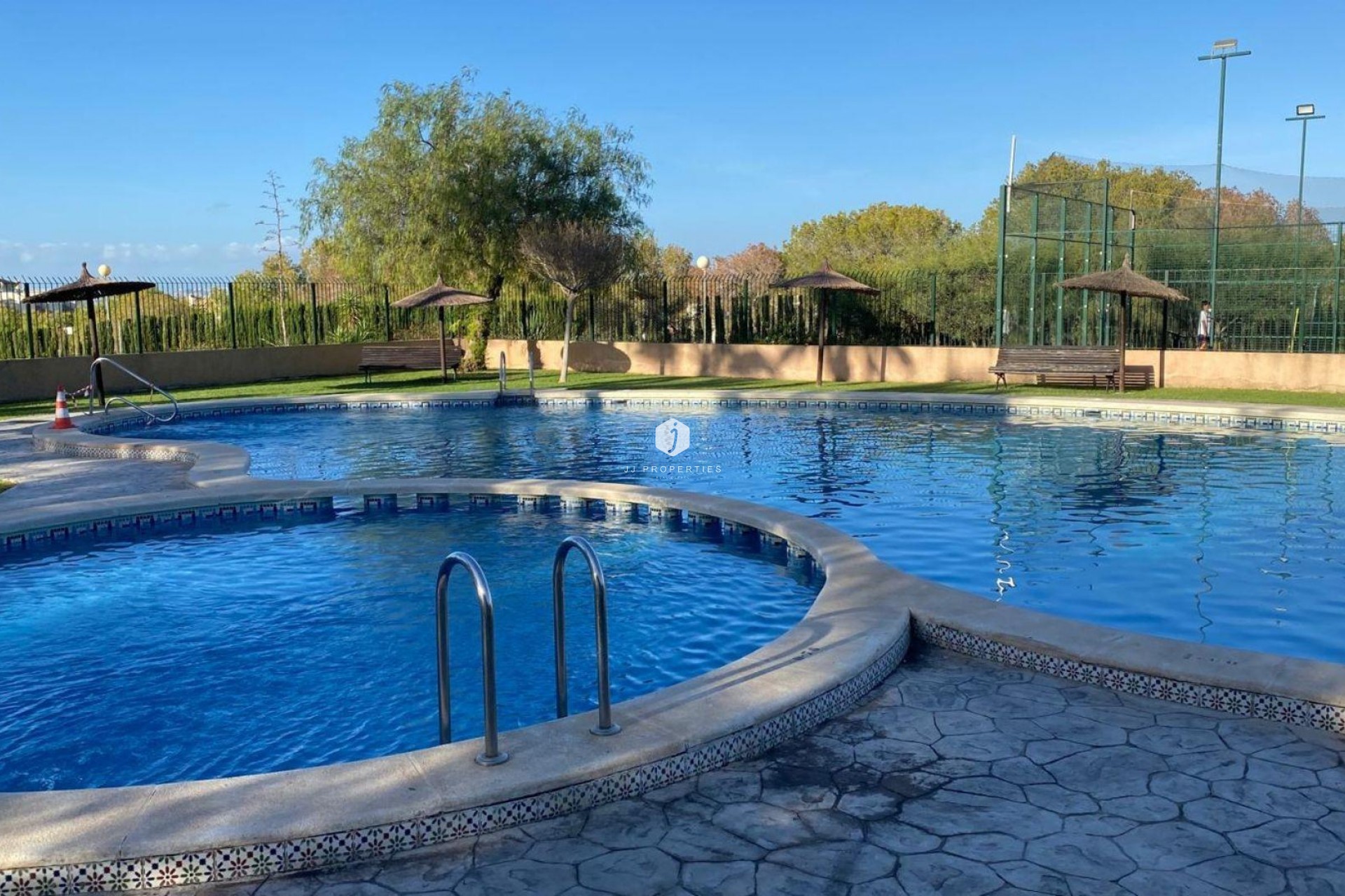 Resale - Chalet -
Torrevieja - Los Balcones