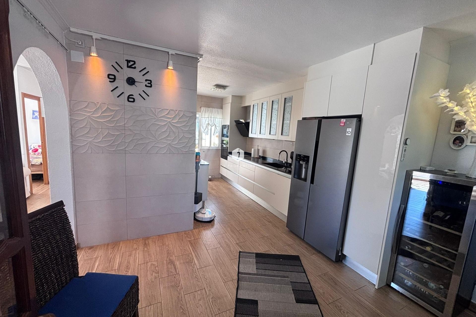 Resale - Chalet -
Torrevieja - Los Balcones
