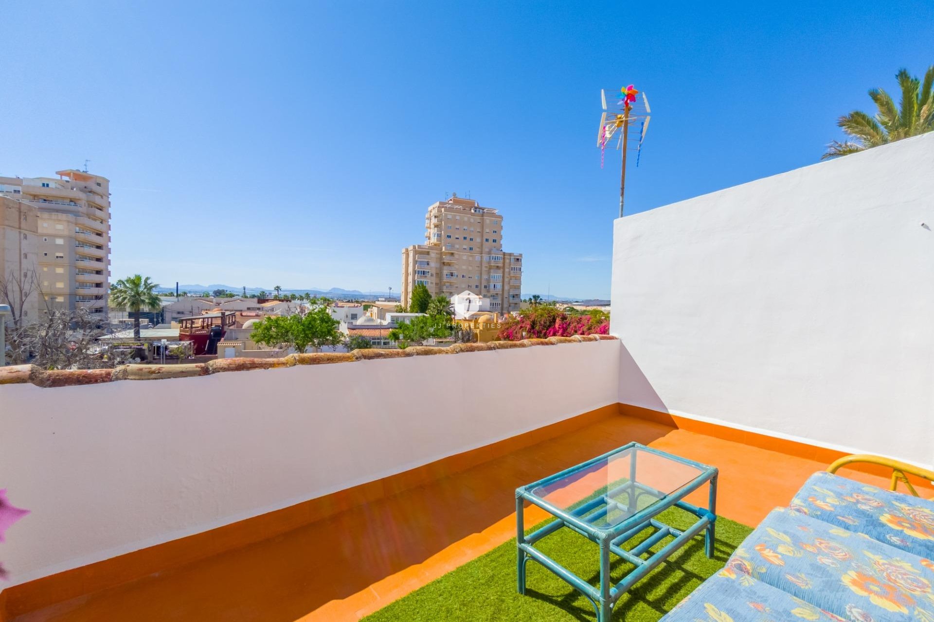 Resale - Chalet -
Torrevieja - Nueva Torrevieja