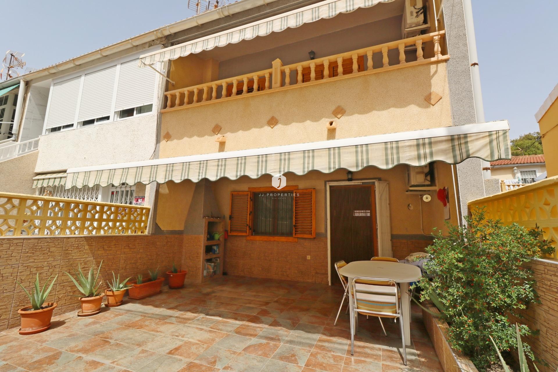 Resale - Chalet -
Torrevieja - Playa de los Naufragos