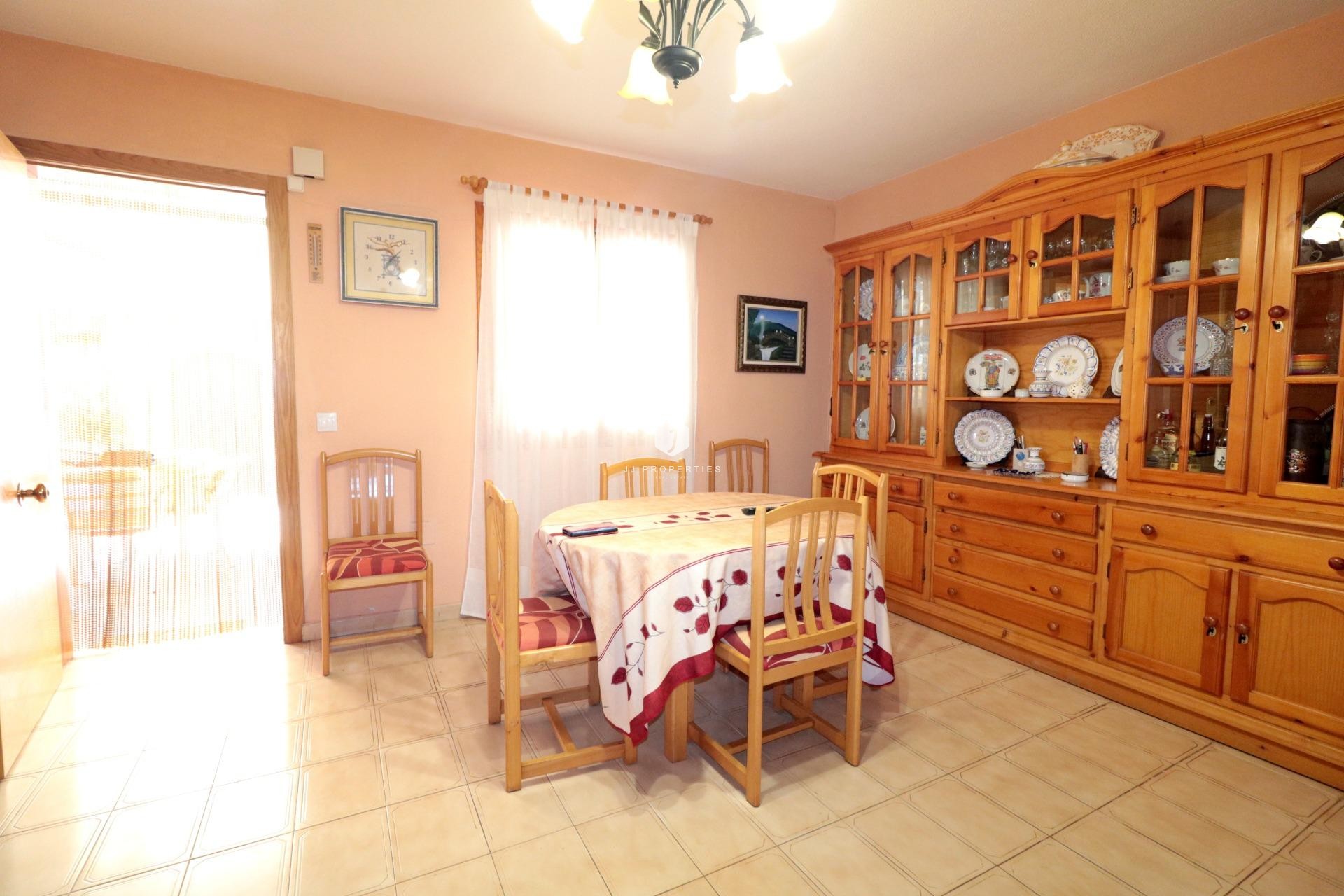 Resale - Chalet -
Torrevieja - Playa de los Naufragos