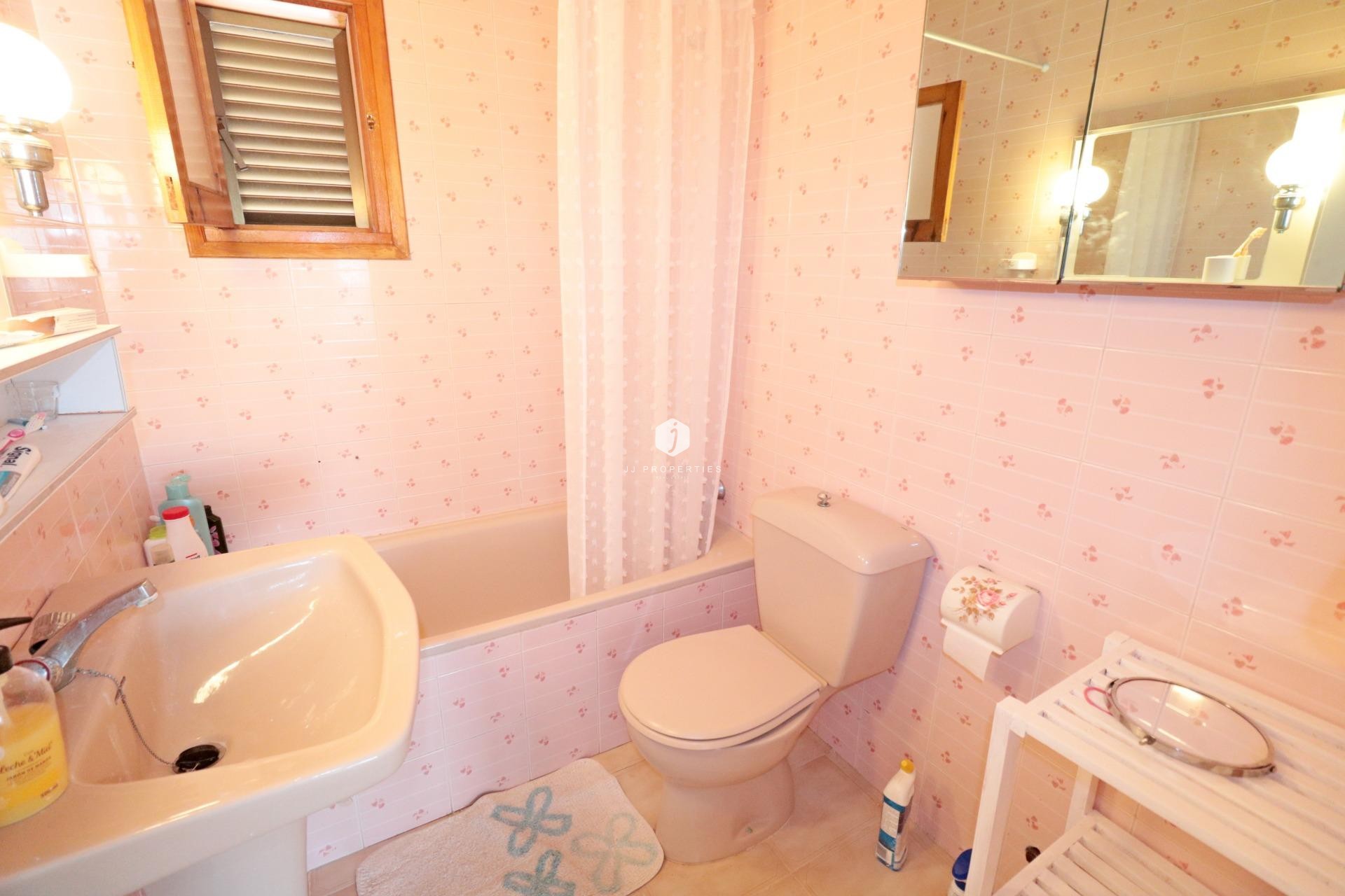 Resale - Chalet -
Torrevieja - Playa de los Naufragos
