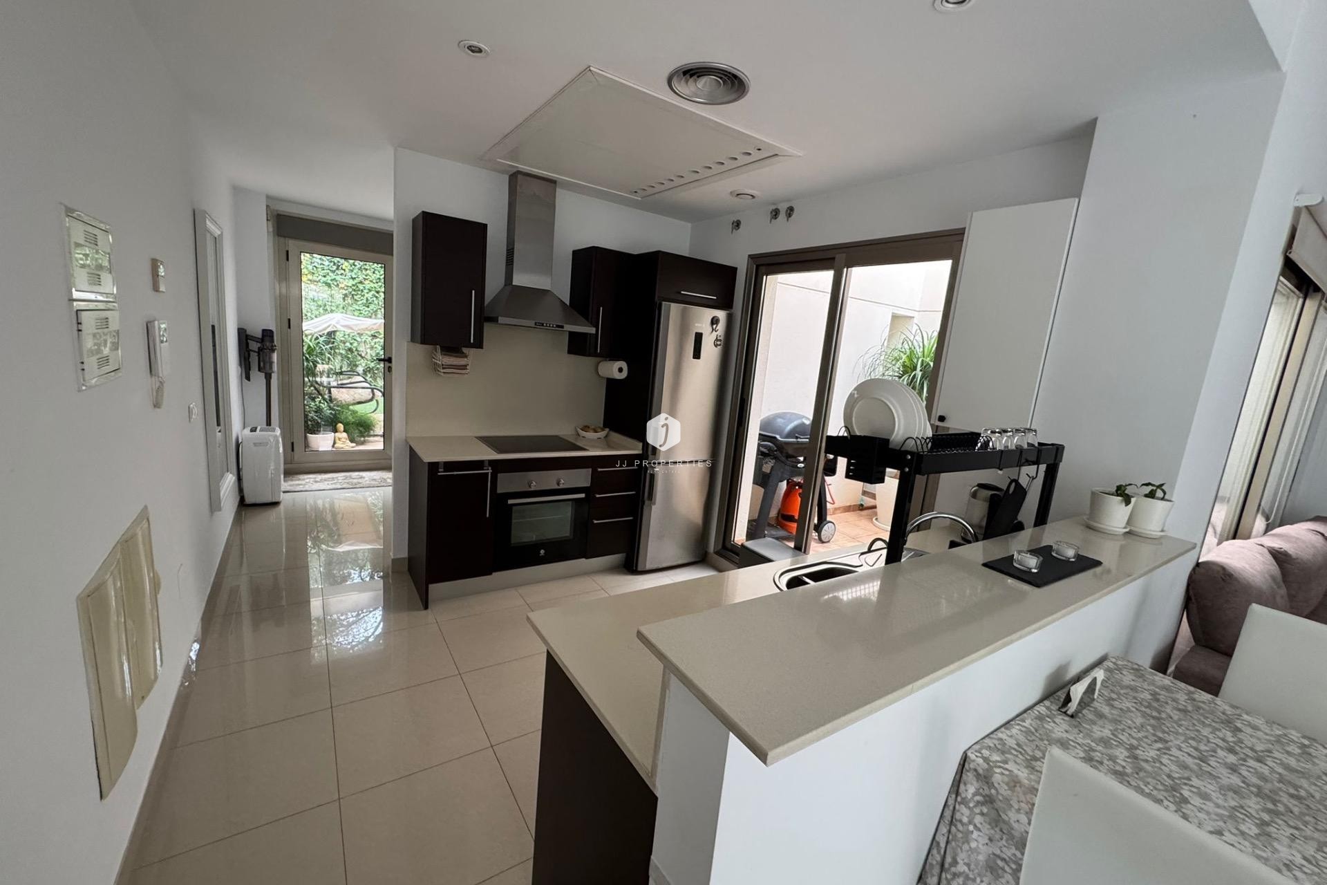 Resale - Chalet -
Torrevieja - Punta prima