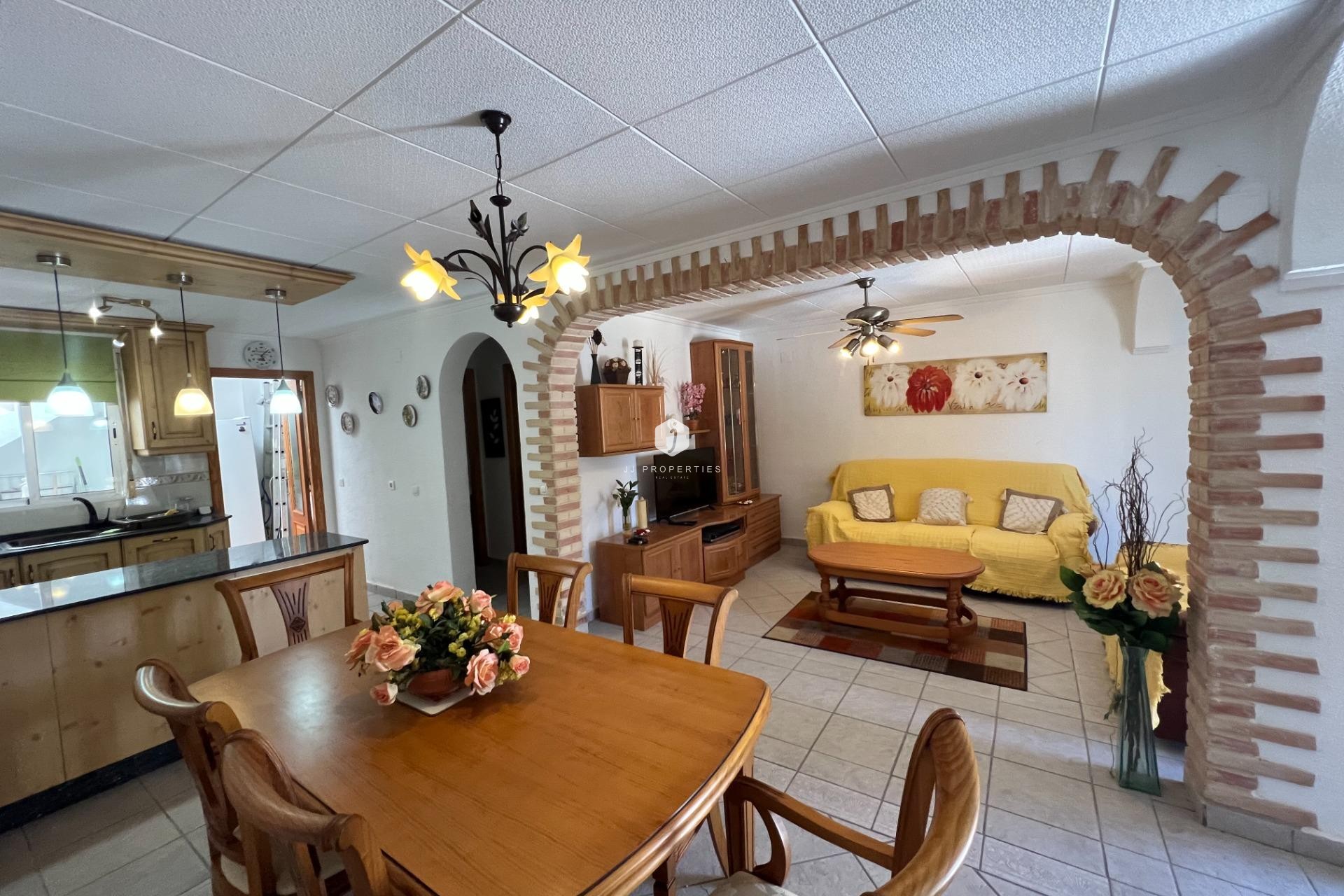 Resale - Chalet -
Torrevieja - San luis