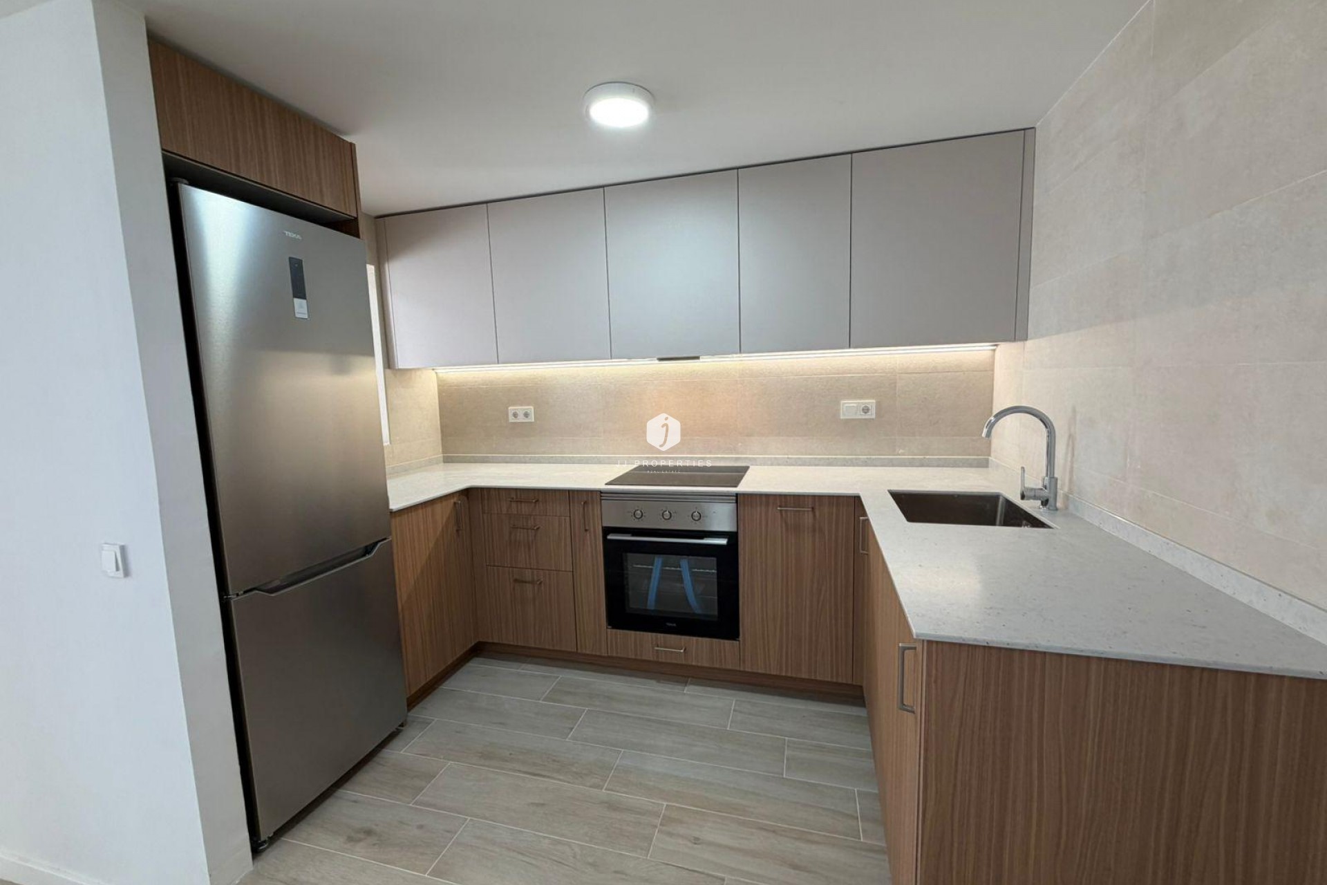 Resale - Chalet -
Torrevieja - Sector 25