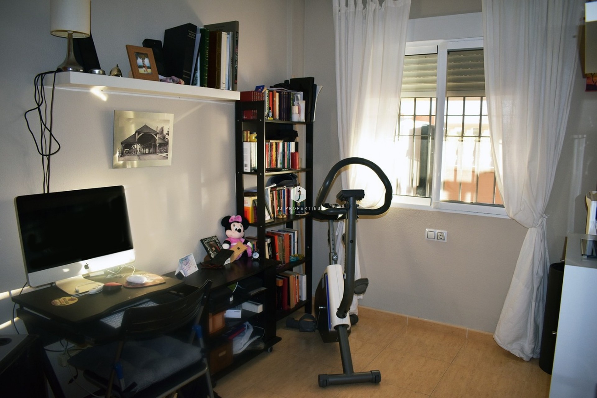 Resale - Chalet -
Torrevieja