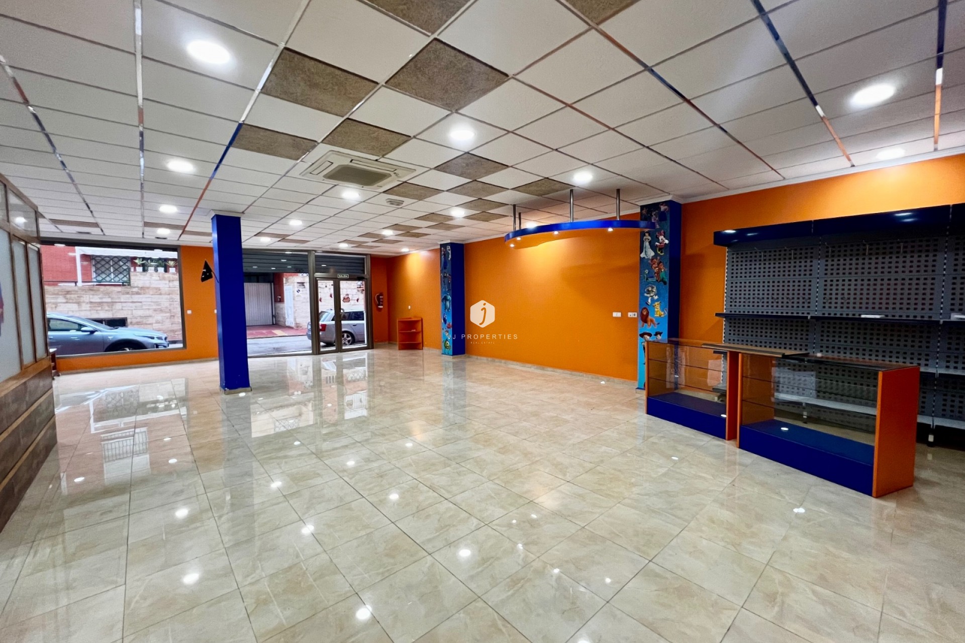 Resale - Commercial -
Beniel - CENTRO