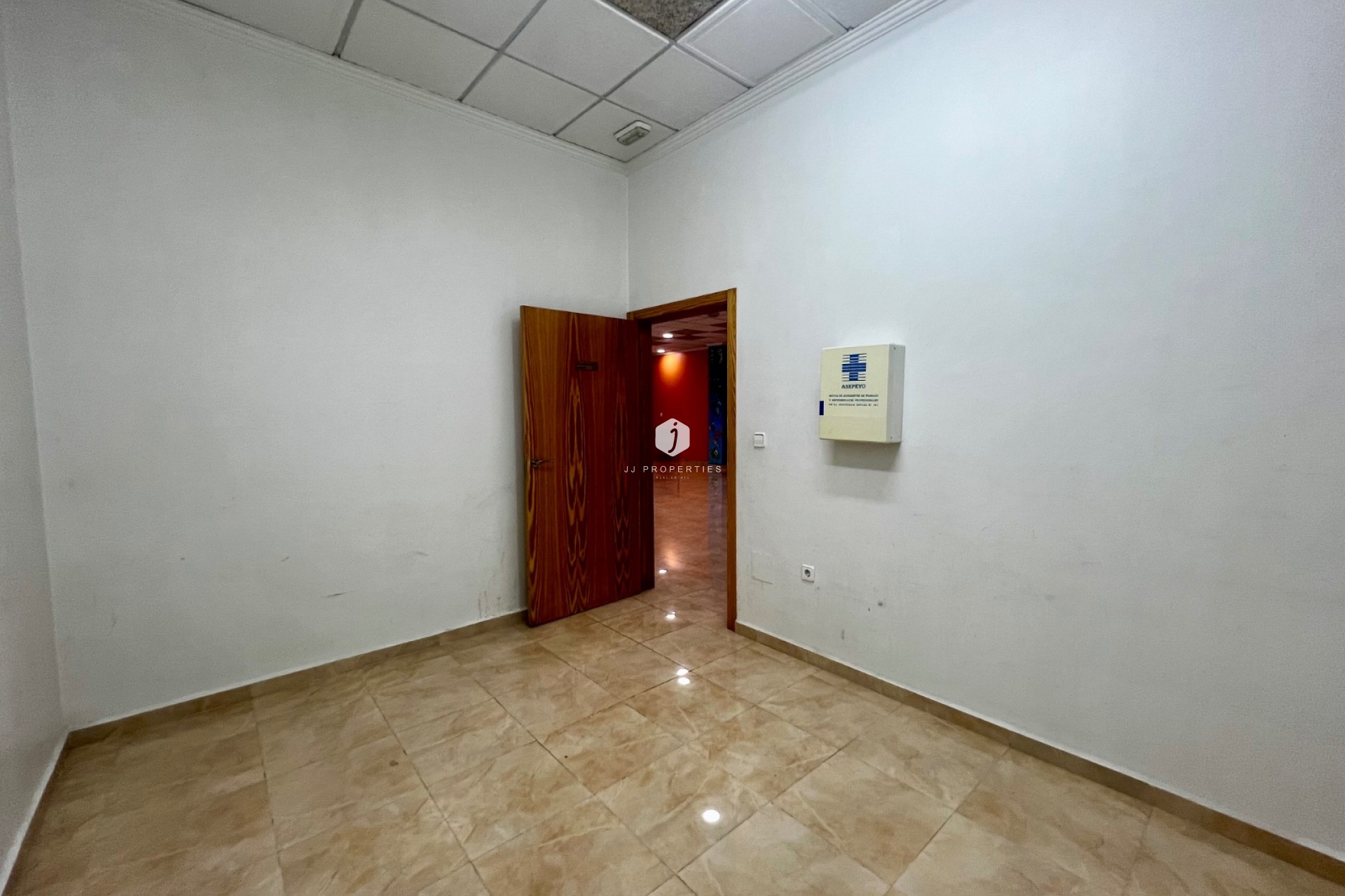 Resale - Commercial -
Beniel - CENTRO