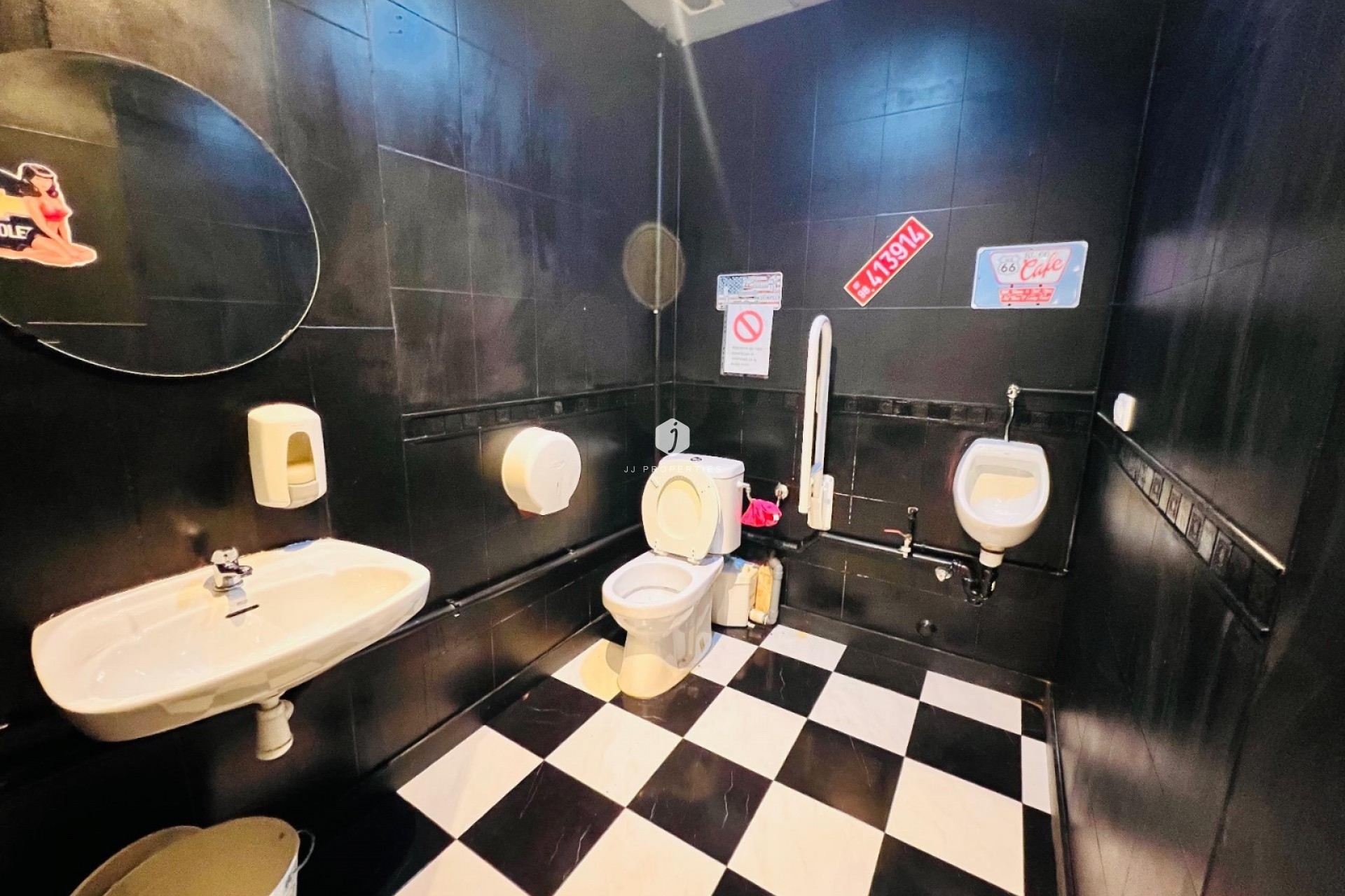 Resale - Commercial -
Torrevieja - Playa del cura