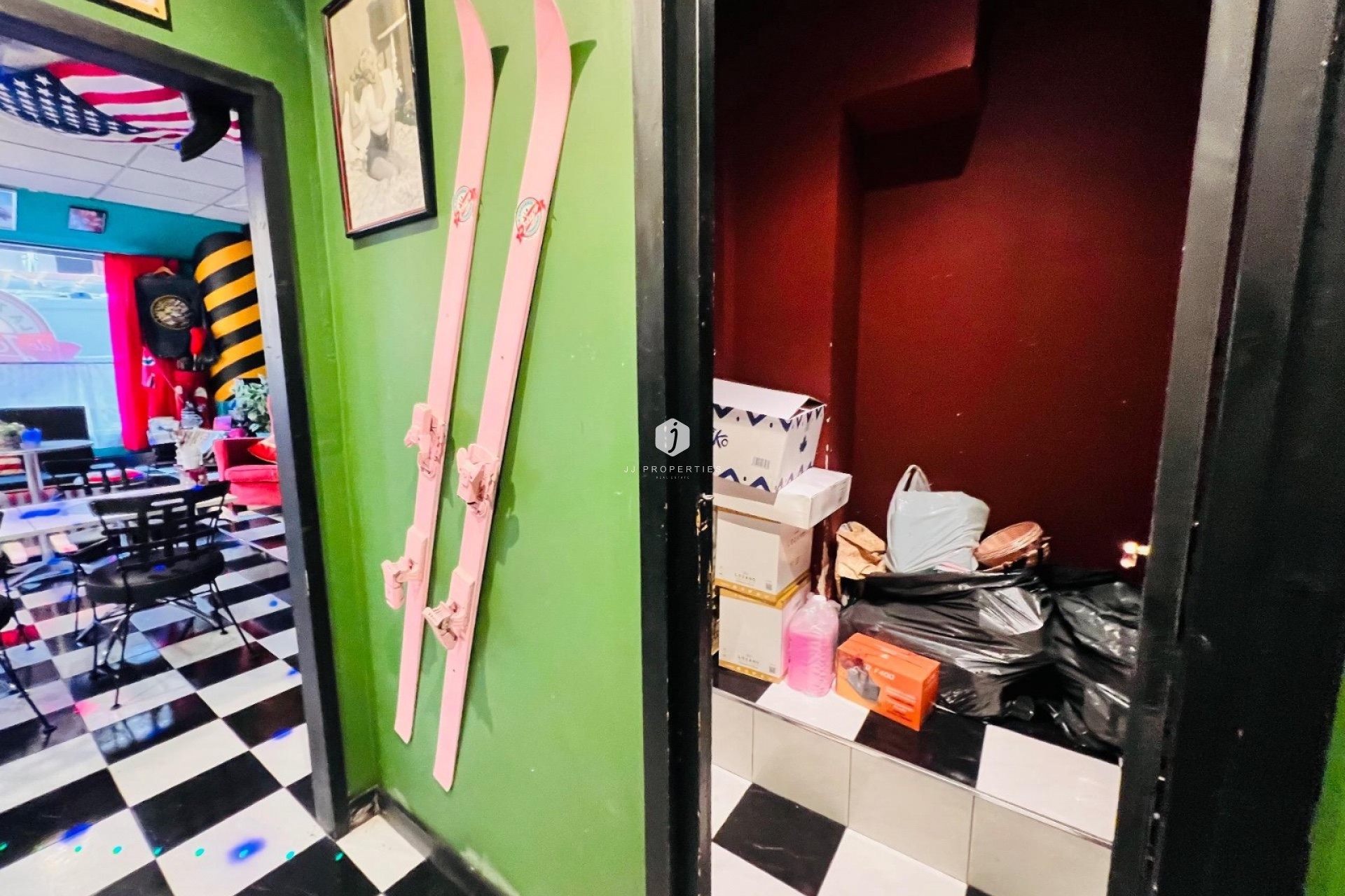 Resale - Commercial -
Torrevieja - Playa del cura