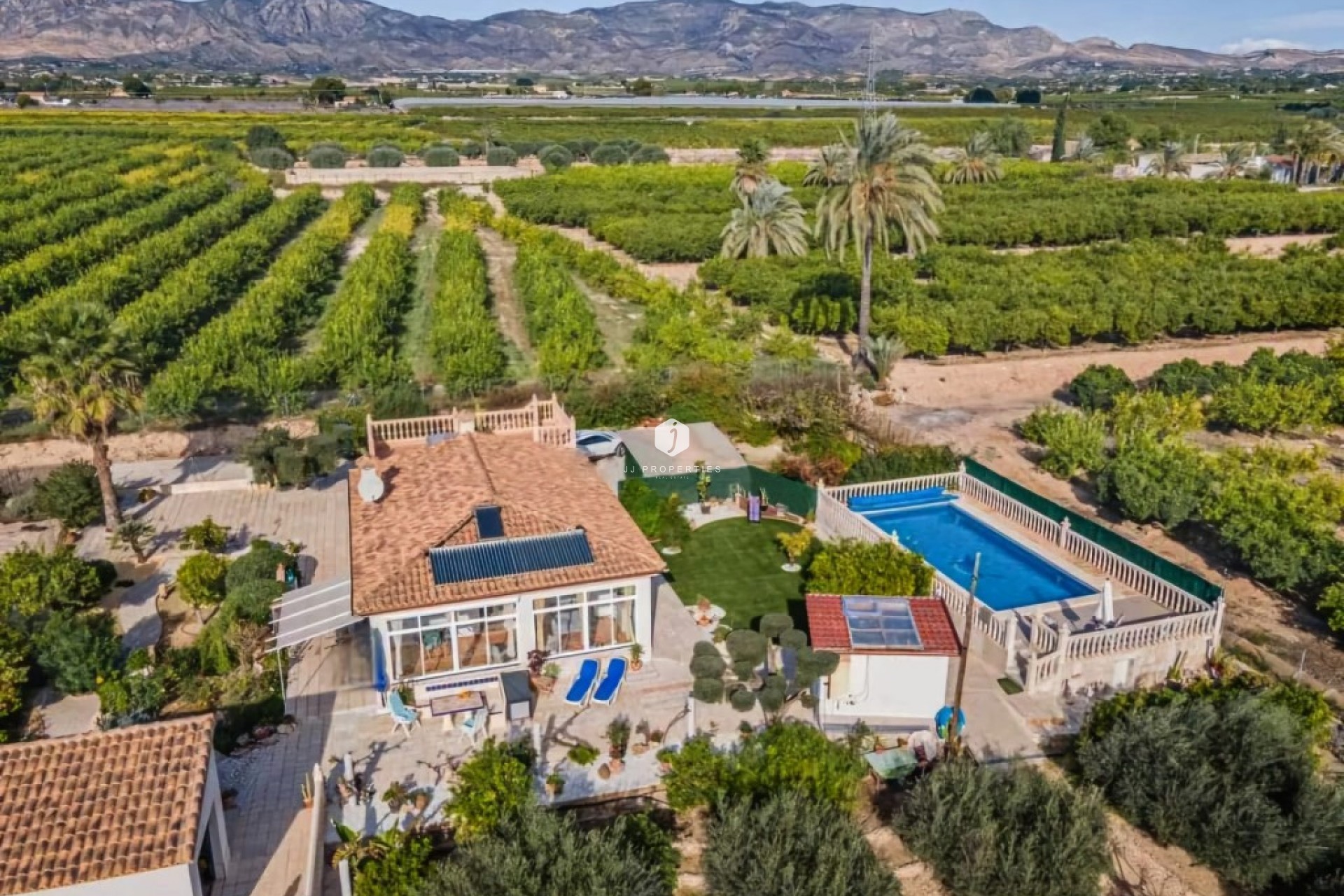 Resale - Country Property -
Albatera - Inland