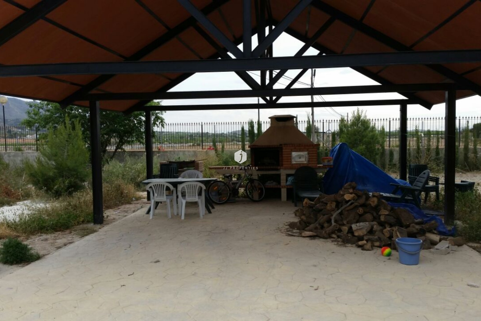 Resale - Country Property -
Benferri - Inland