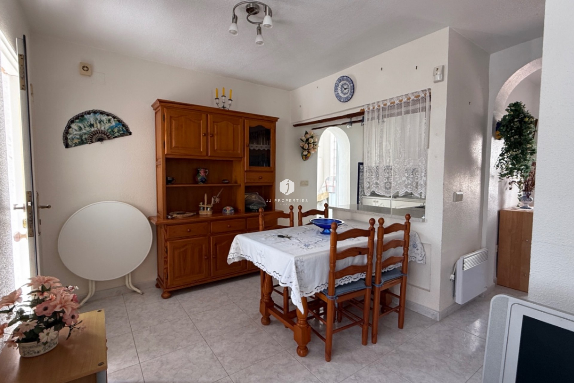 Resale - Duplex -
San Miguel de Salinas - Inland